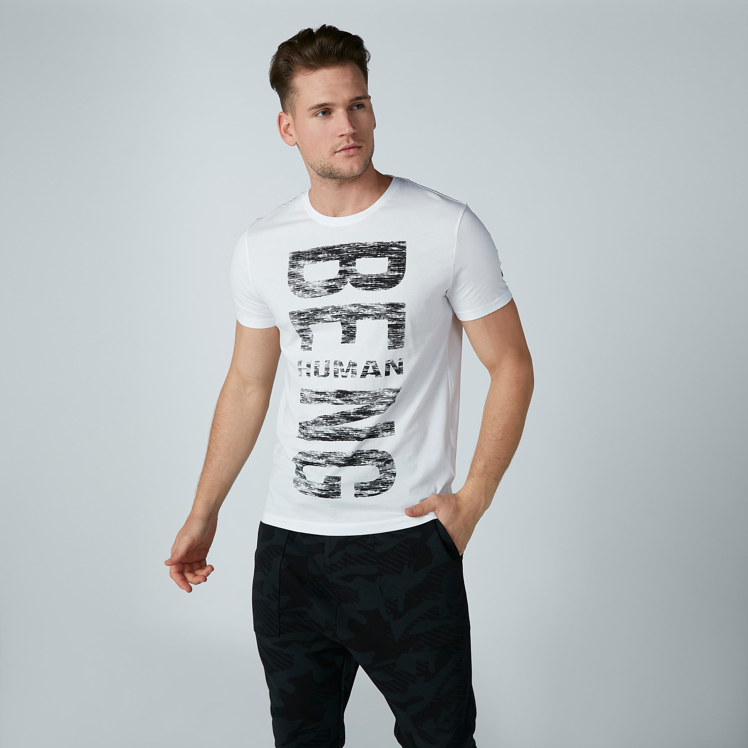 تيشيرت بياقة مستديرة وطبعات بيينج هيومان-men-clothing-tshirtsandpolos-tshirts-image-2