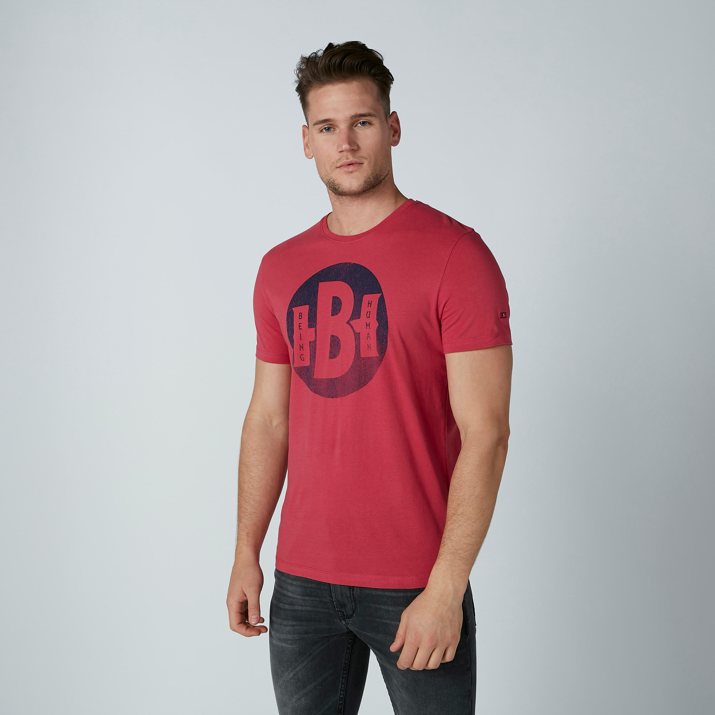 تيشيرت بأكمام قصيرة وطبعات بيينج هيومان-men-clothing-tshirtsandpolos-tshirts-image-1