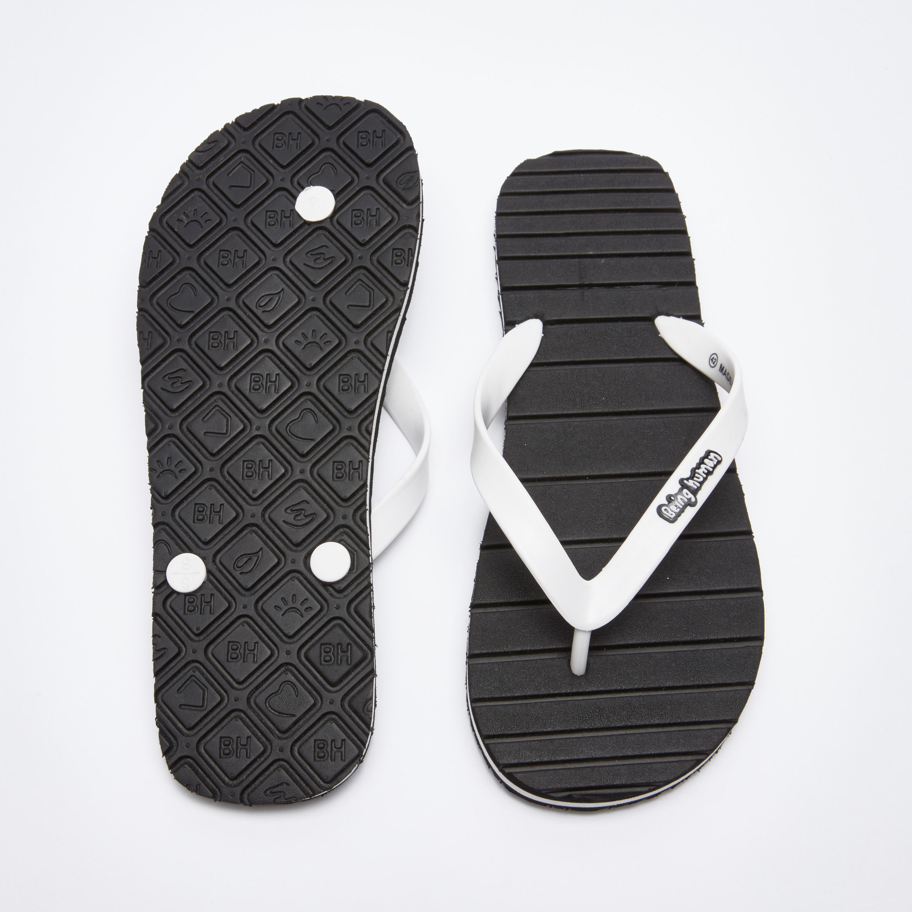 شبشب فليب فلوب ببطانة قدم وأحزمة بتفاصيل الشعار من بيينج هيومان-men-shoes-flipflopsandslides-image-4