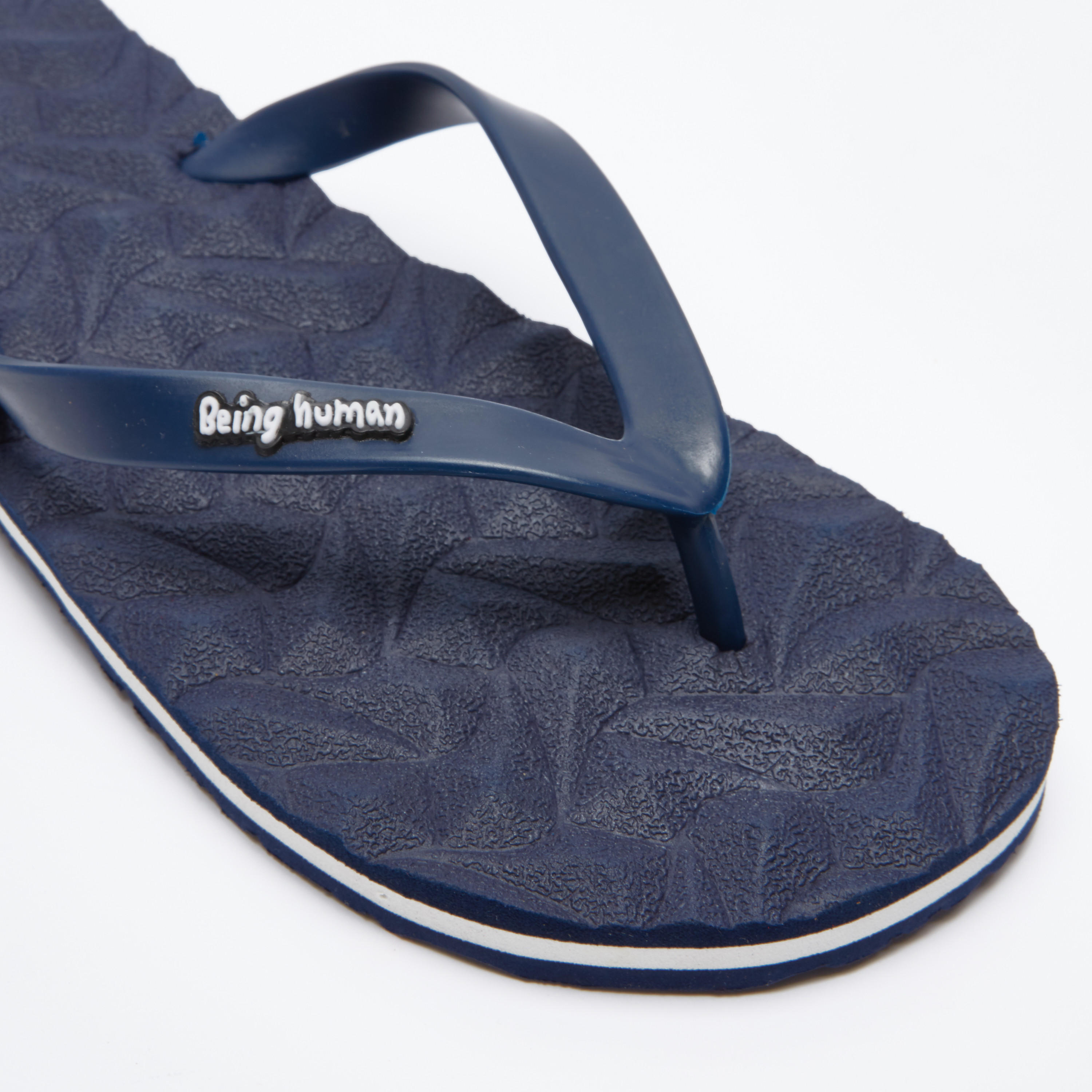شبشب فليب فلوب بأحزمة مزيّنة بشعار بيينج هيومان-men-shoes-flipflopsandslides-image-3