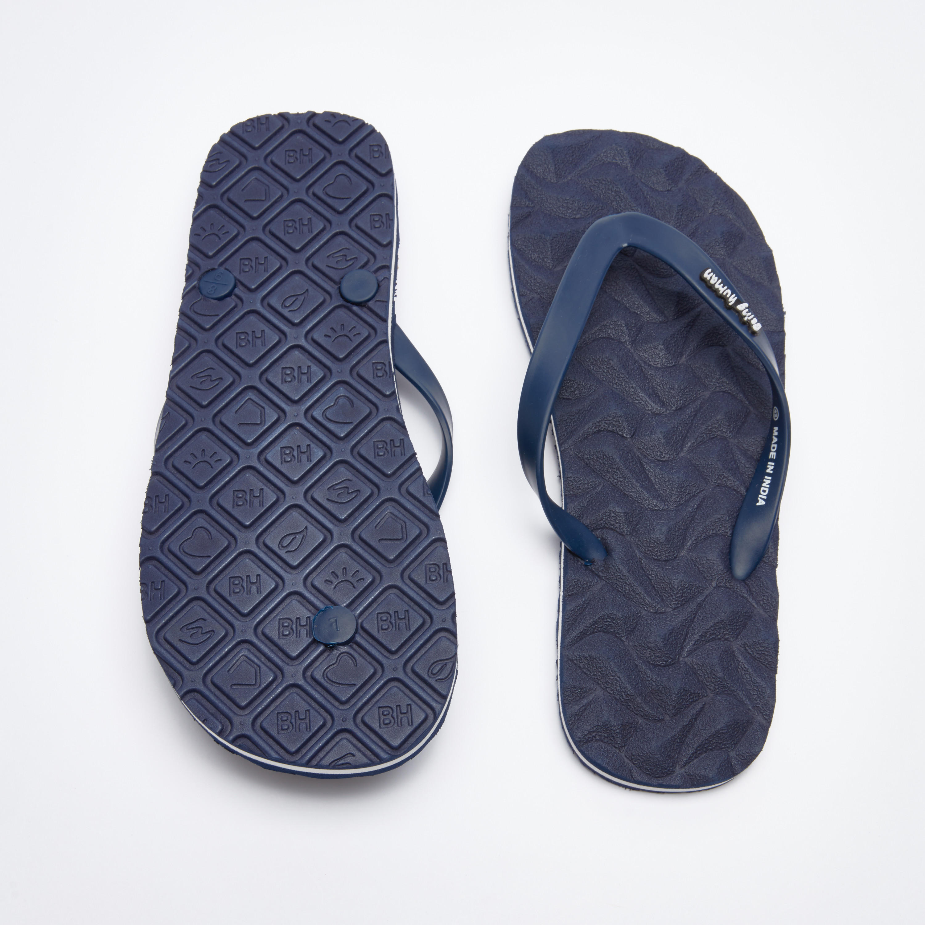 شبشب فليب فلوب بأحزمة مزيّنة بشعار بيينج هيومان-men-shoes-flipflopsandslides-image-4