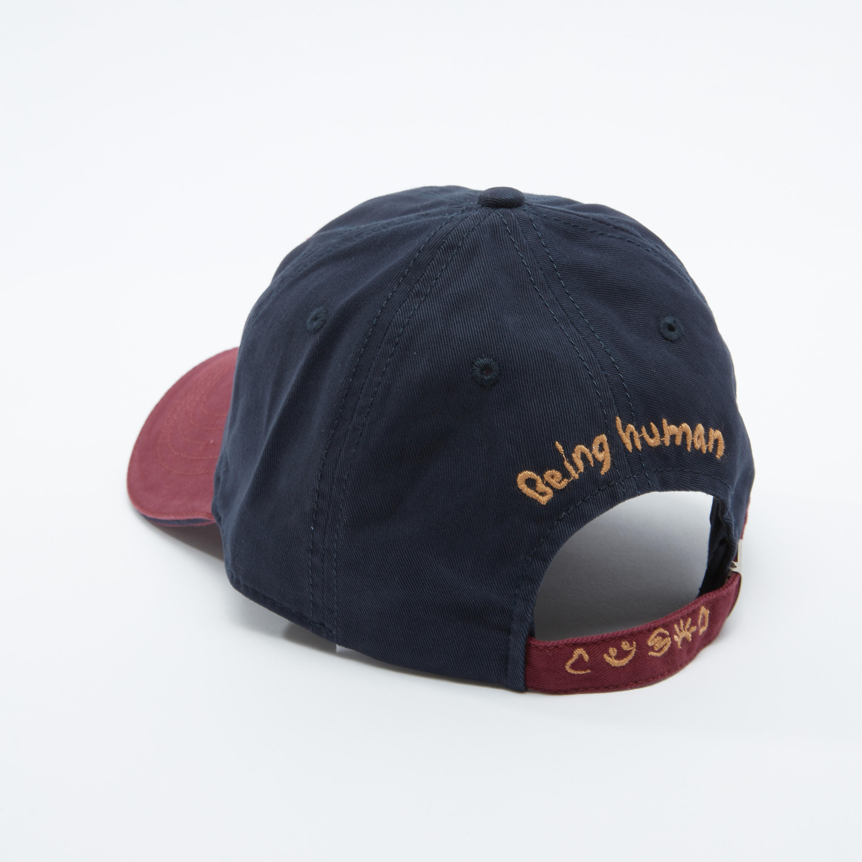 قبعة كاب مطرّزة بتفاصيل شعار بيينج هيومان-men-caps-image-4