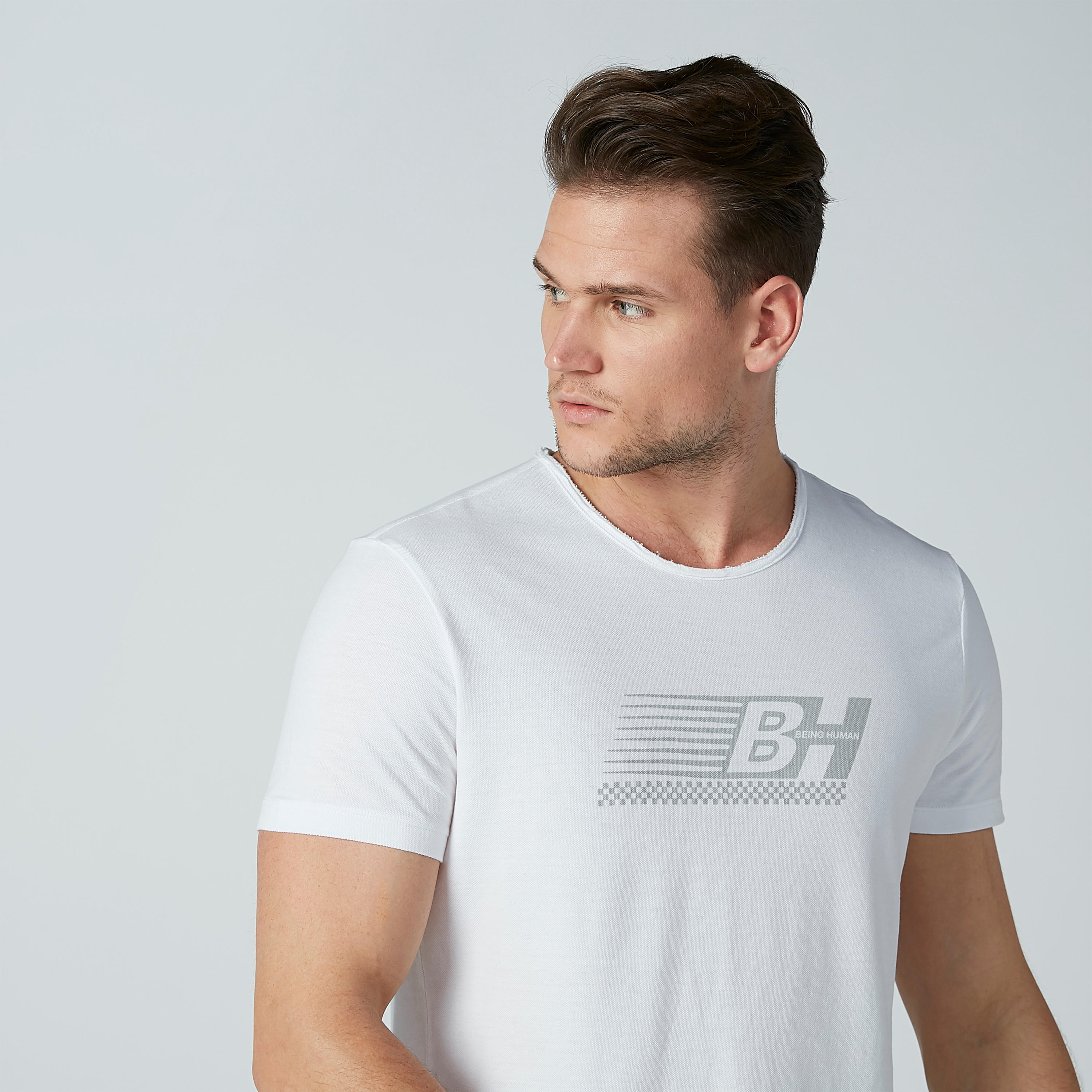 تيشيرت بياقة مستديرة وأكمام قصيرة وطبعات بيينج هيومان-men-clothing-tshirtsandpolos-tshirts-image-2