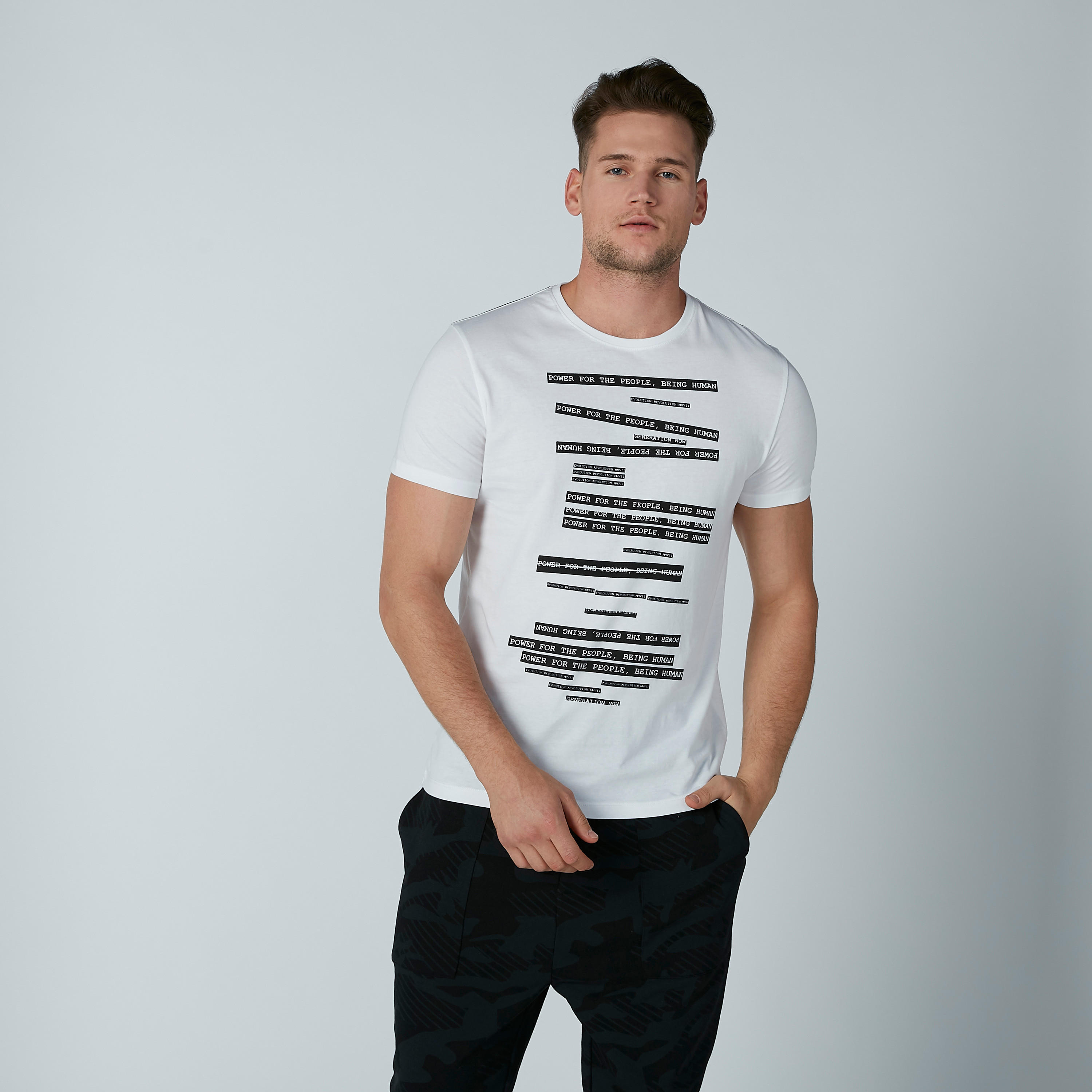 تيشيرت بياقة مستديرة وأكمام قصيرة وطبعات بيينج هيومان-men-clothing-tshirtsandpolos-tshirts-image-1