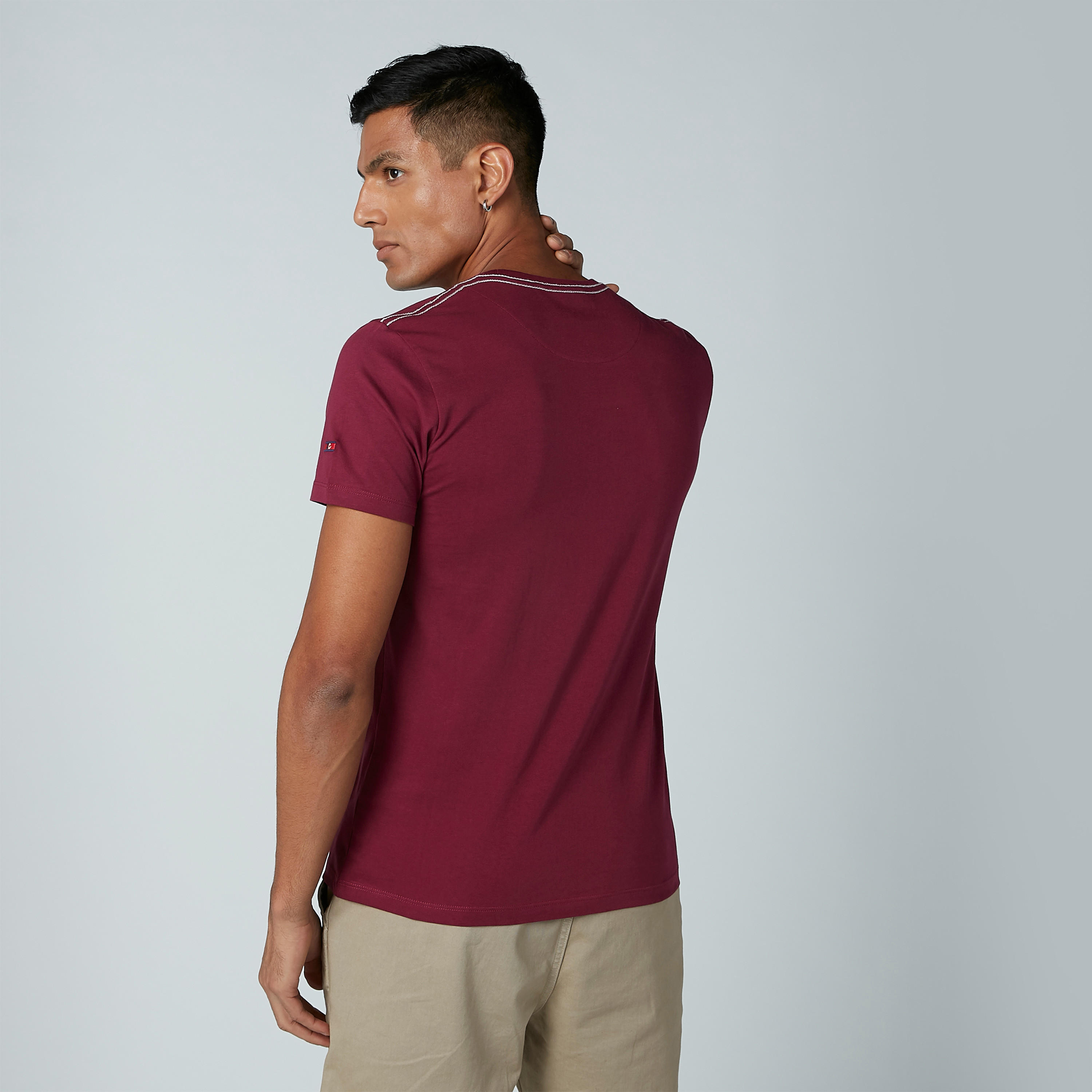 تيشيرت بياقة مستديرة وأكمام قصيرة وطبعات بيينج هيومان-men-clothing-tshirtsandpolos-tshirts-image-3