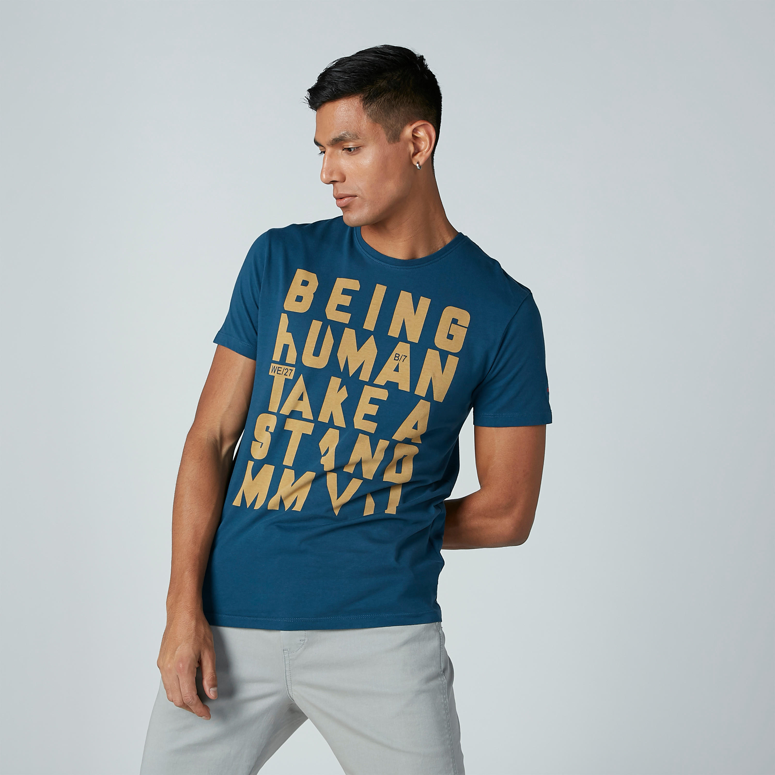 تيشيرت بياقة مستديرة وطبعات بيينج هيومان-men-clothing-tshirtsandpolos-tshirts-image-2