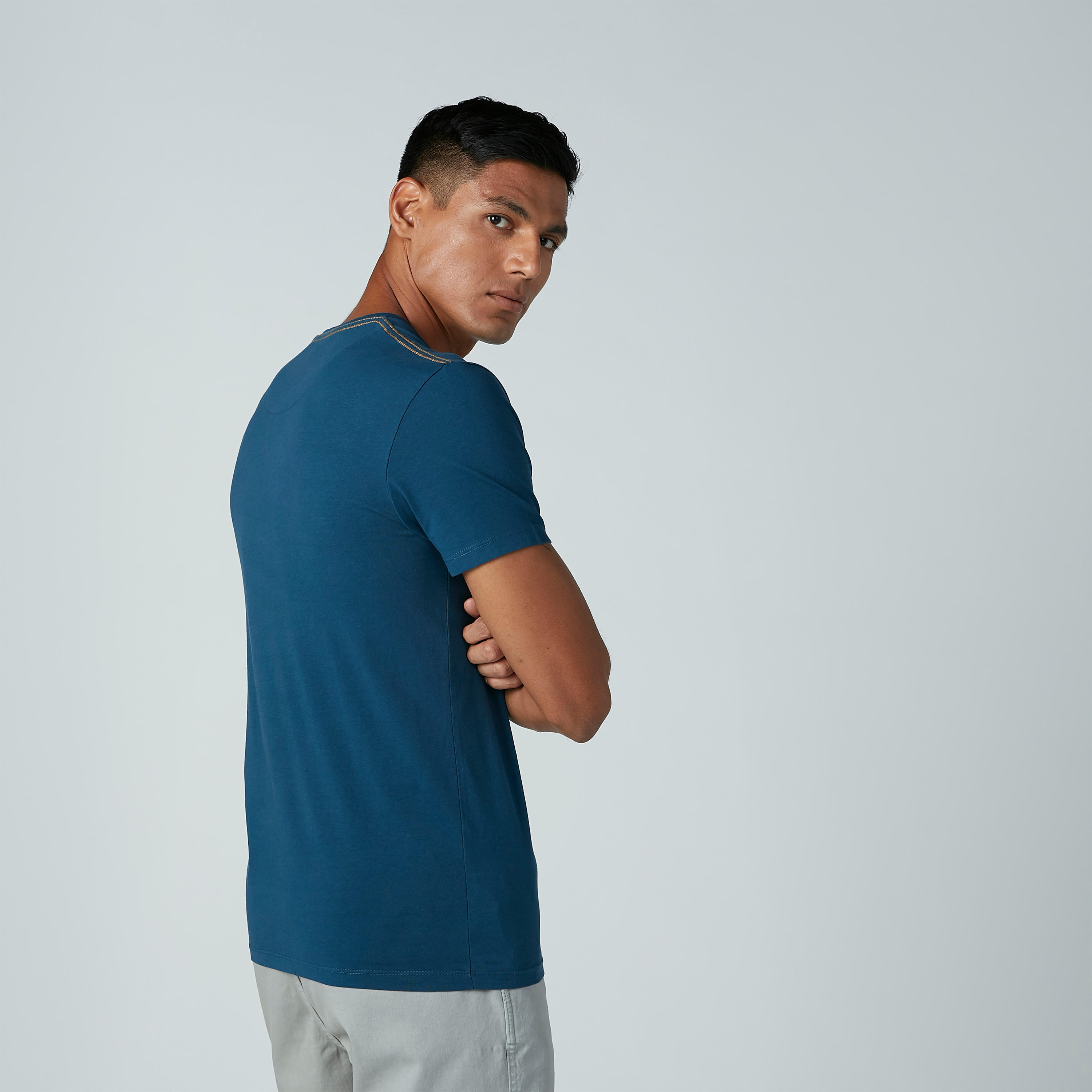 تيشيرت بياقة مستديرة وطبعات بيينج هيومان-men-clothing-tshirtsandpolos-tshirts-image-3