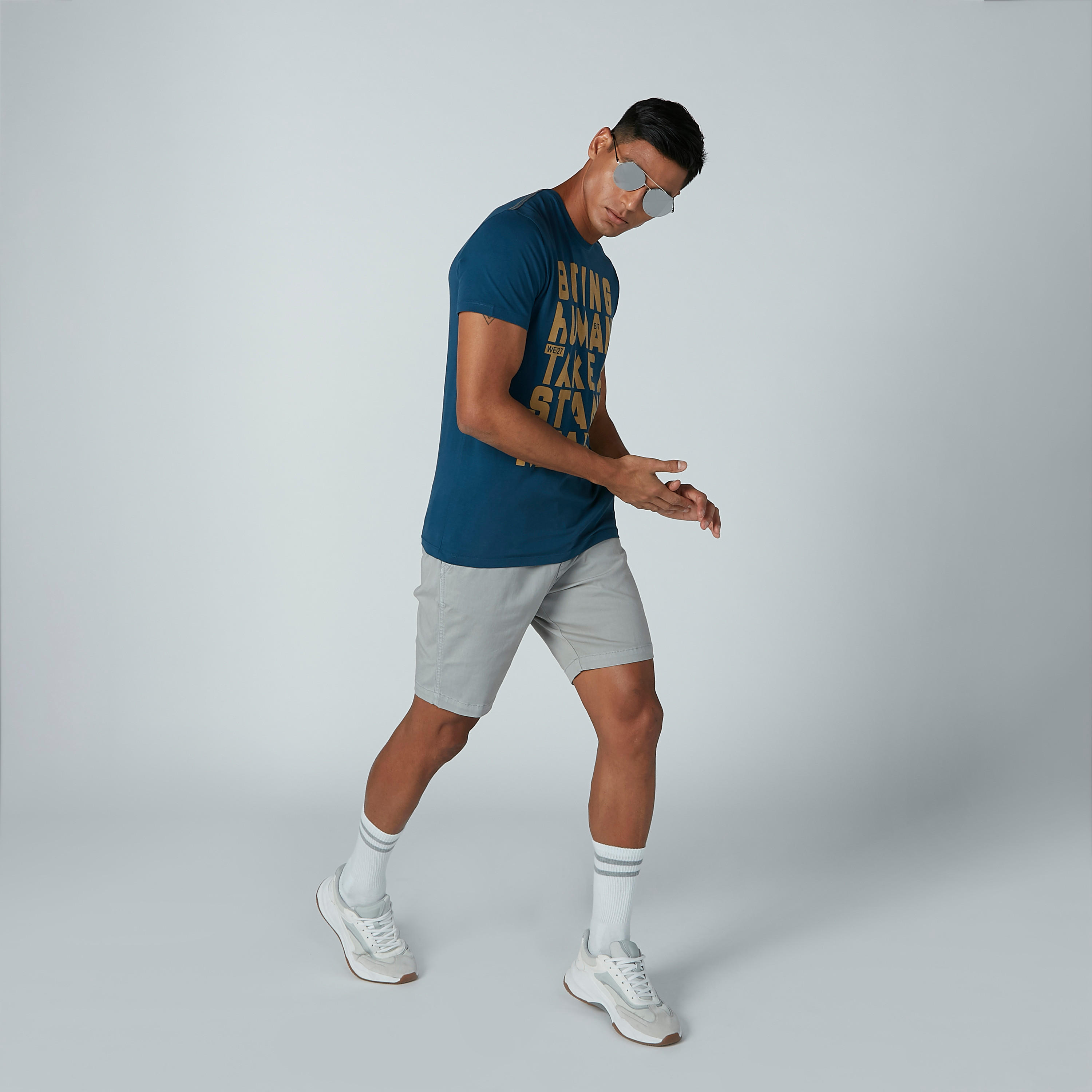 تيشيرت بياقة مستديرة وطبعات بيينج هيومان-men-clothing-tshirtsandpolos-tshirts-image-4