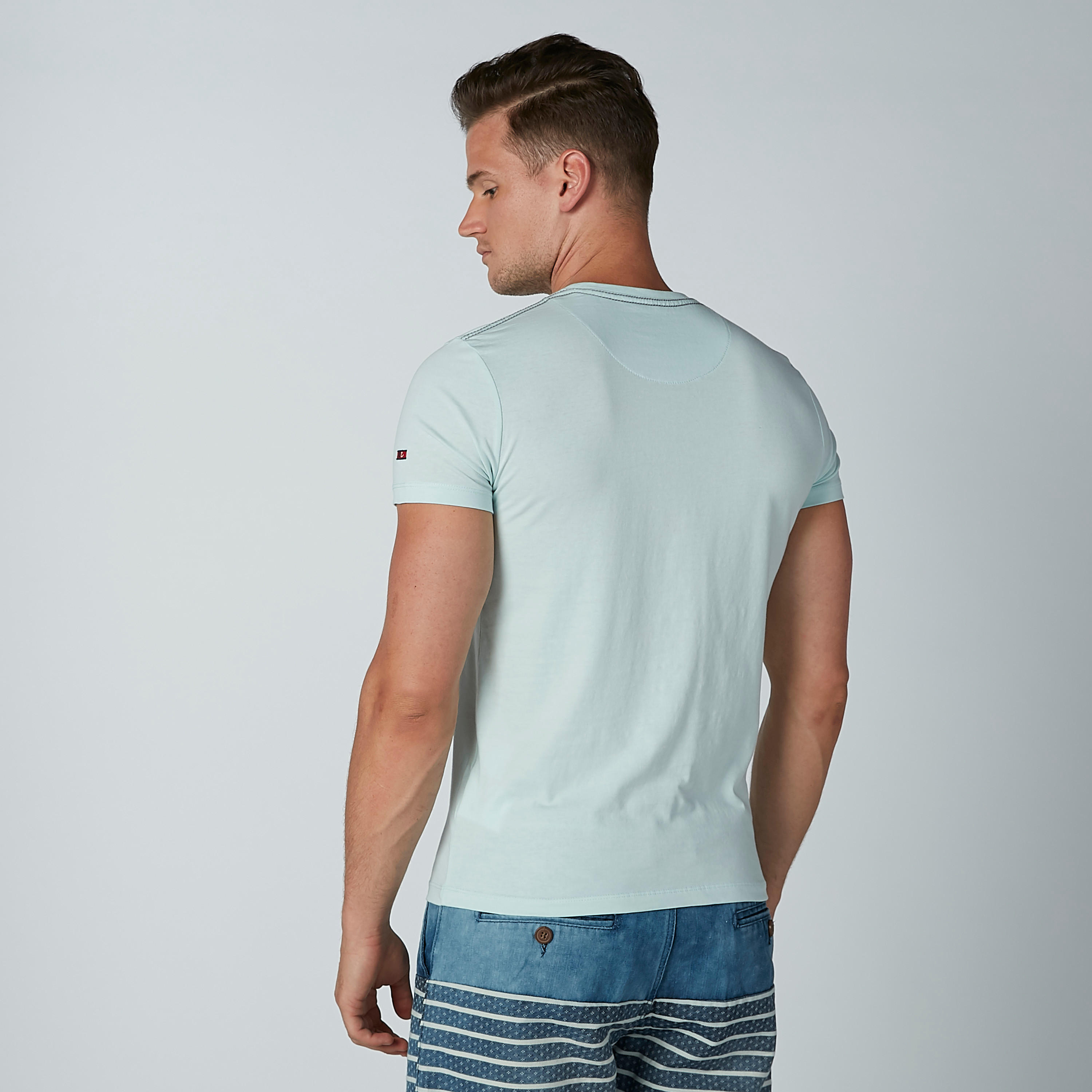 تيشيرت بياقة مستديرة وأكمام قصيرة وطبعات بيينج هيومان-men-clothing-tshirtsandpolos-tshirts-image-4