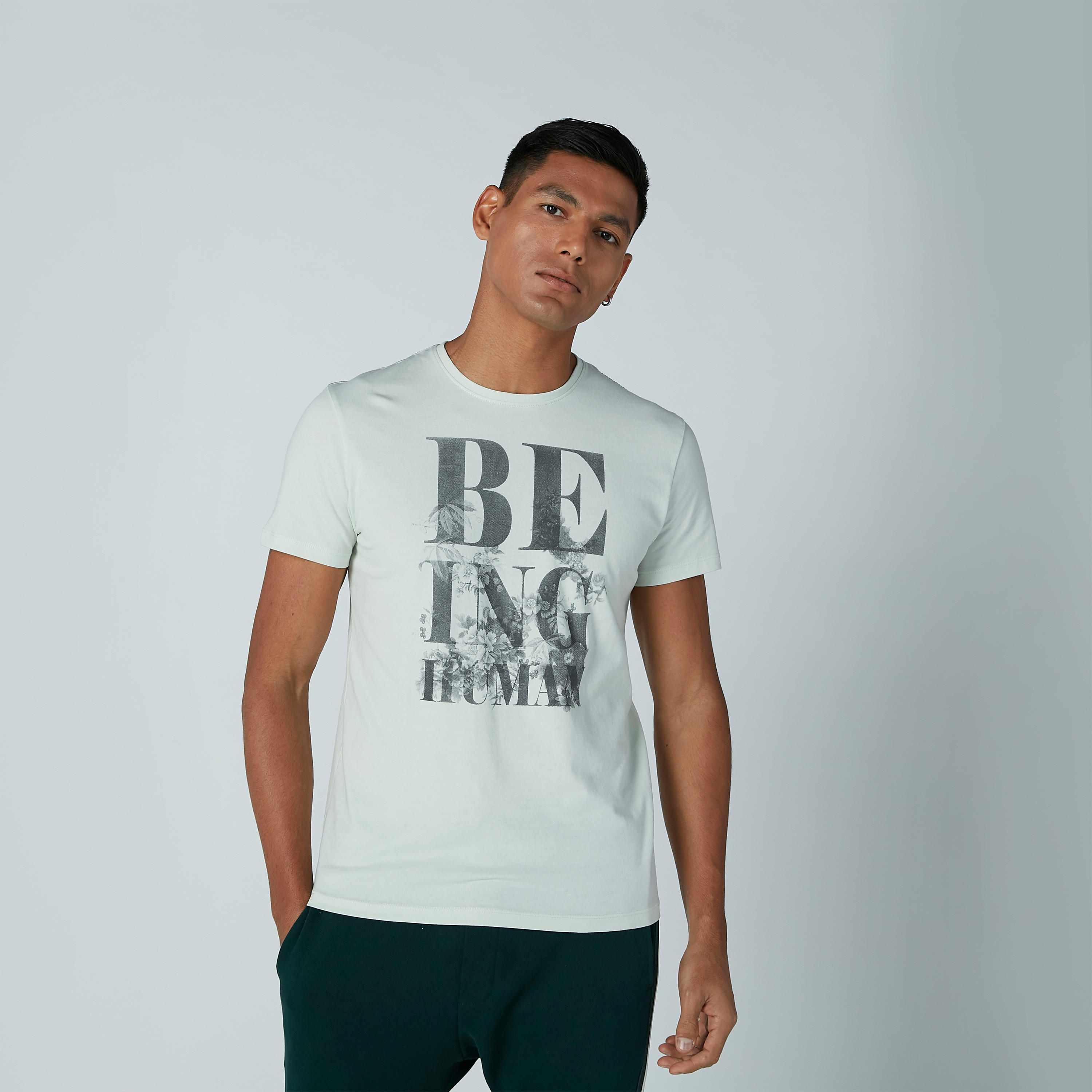 تيشيرت بياقة مستديرة وأكمام قصيرة وطبعات بيينج هيومان-men-clothing-tshirtsandpolos-tshirts-image-2