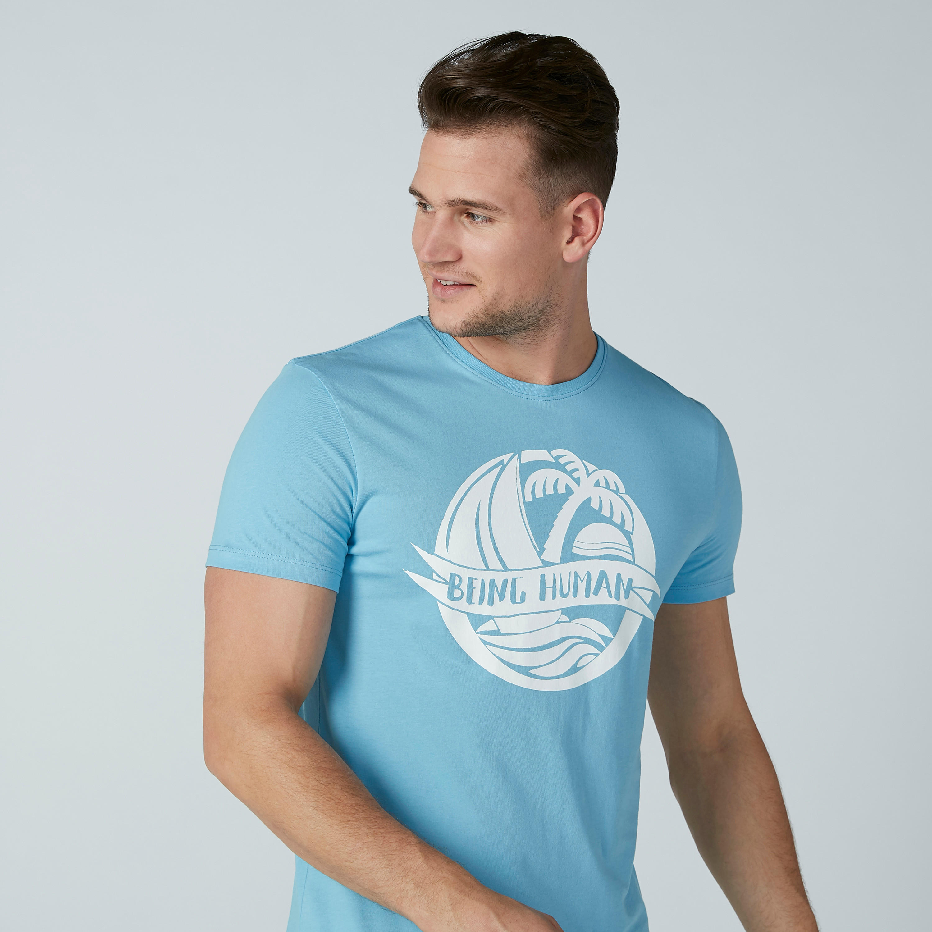 تيشيرت بياقة ضيقة وأكمام قصيرة وطبعات بيينج هيومان-men-clothing-tshirtsandpolos-tshirts-image-2
