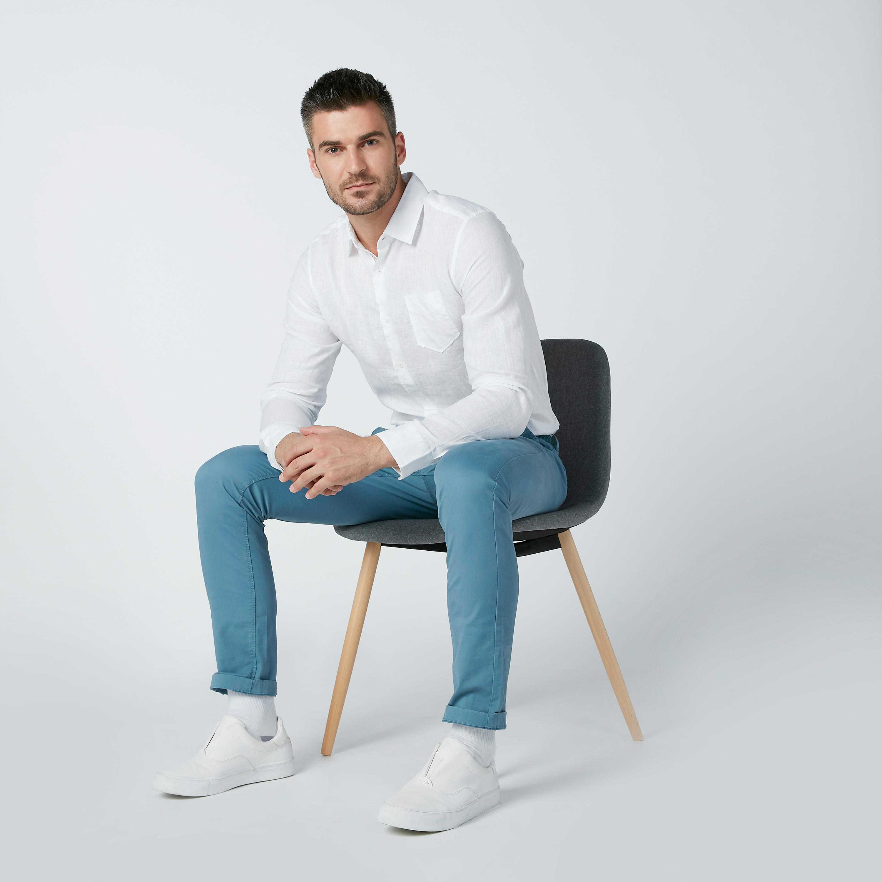 قميص سادة بأكمام طويلة وجيب على الصدر من بيينج هيومان-men-clothing-shirts-image-1
