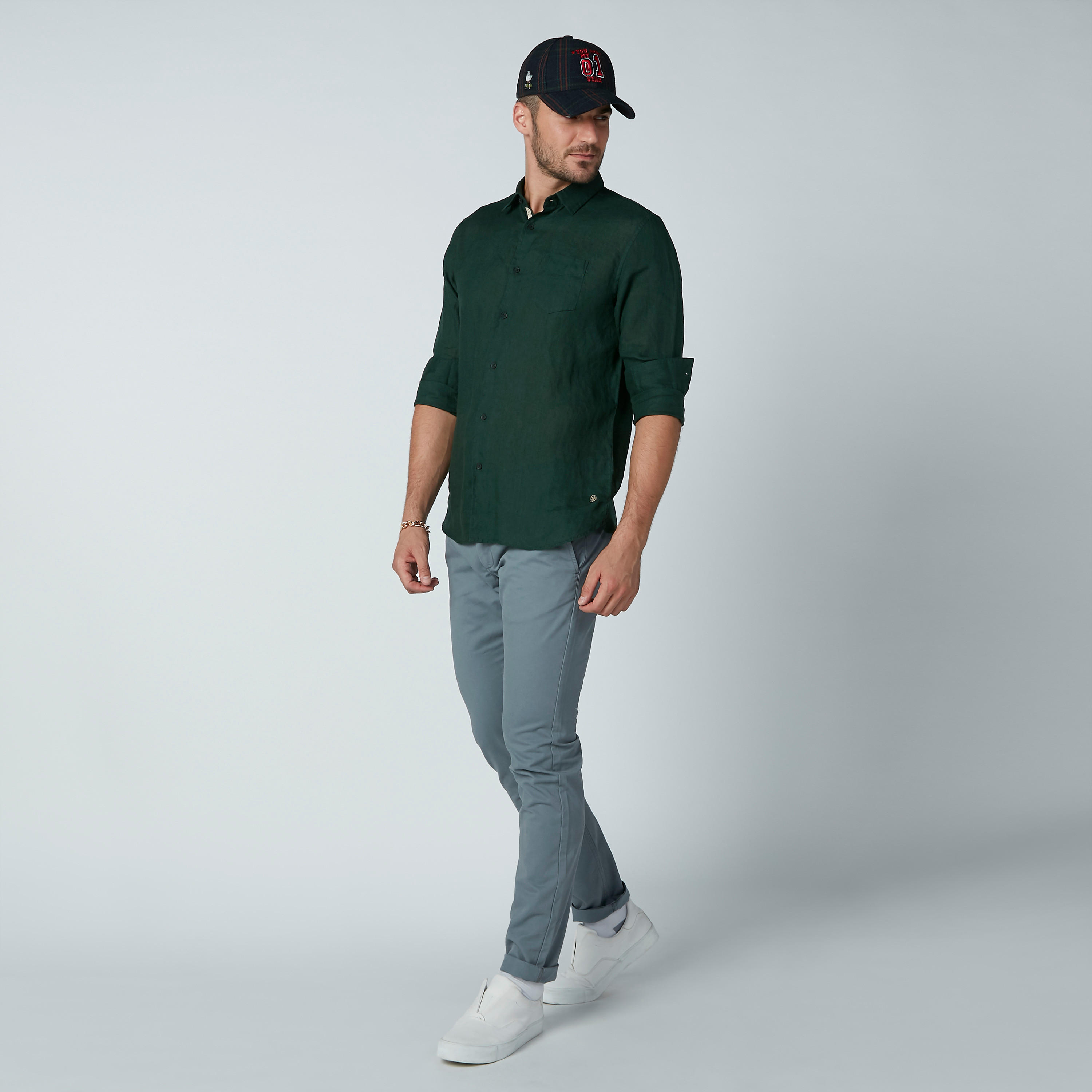 تيشيرت سادة بأكمام طويلة وجيب من بيينج هيومان-men-clothing-shirts-image-2