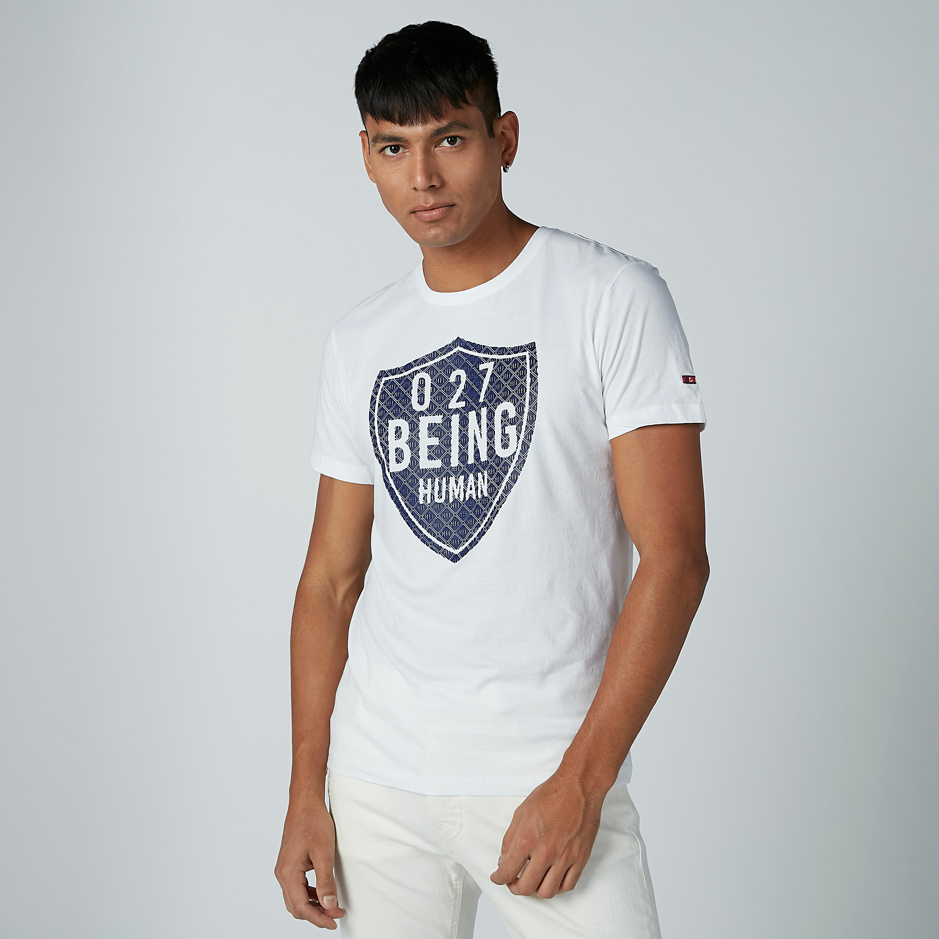 تيشيرت بياقة مستديرة وأكمام قصيرة وطبعات بيينج هيومان-men-clothing-tshirtsandpolos-tshirts-image-1