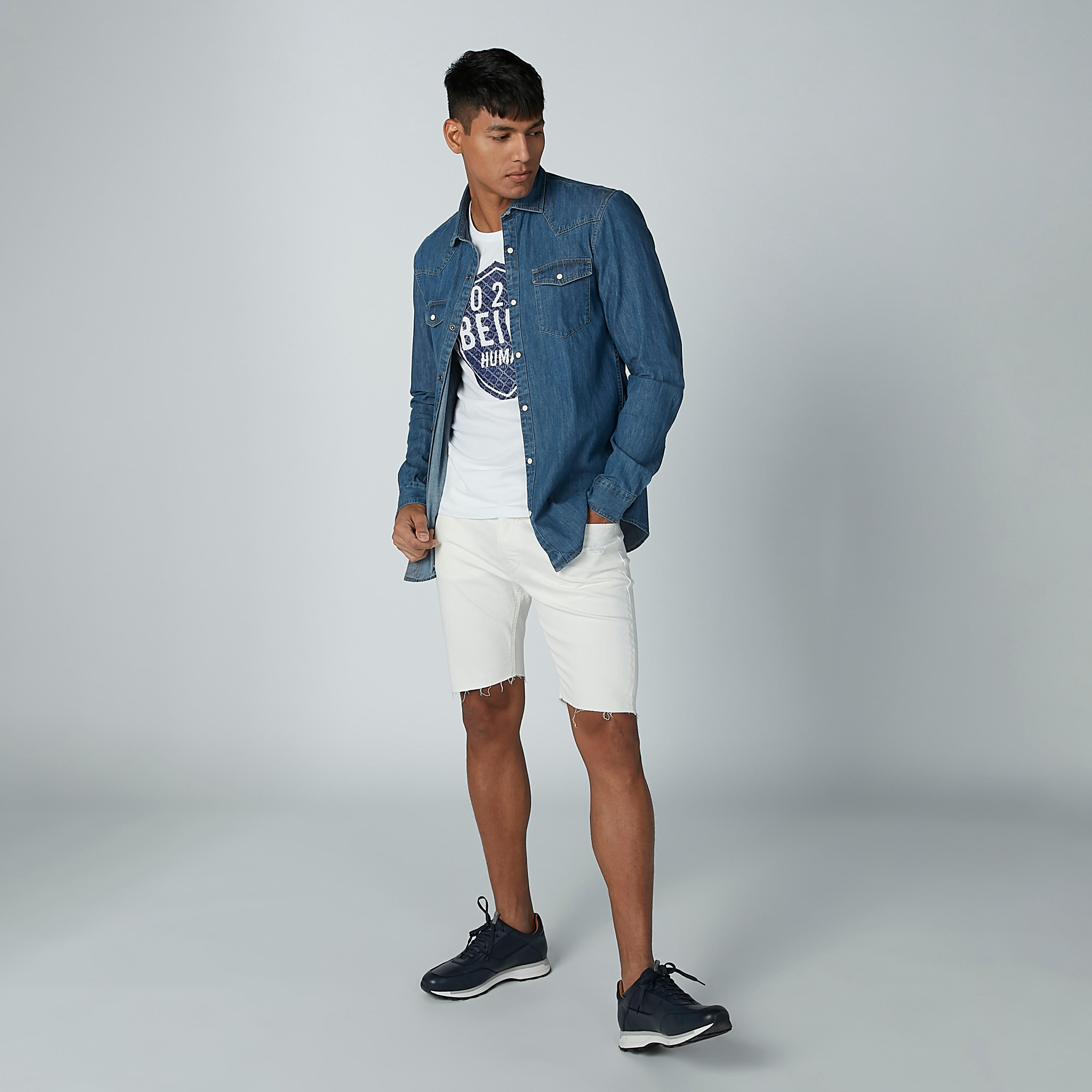 تيشيرت بياقة مستديرة وأكمام قصيرة وطبعات بيينج هيومان-men-clothing-tshirtsandpolos-tshirts-image-2