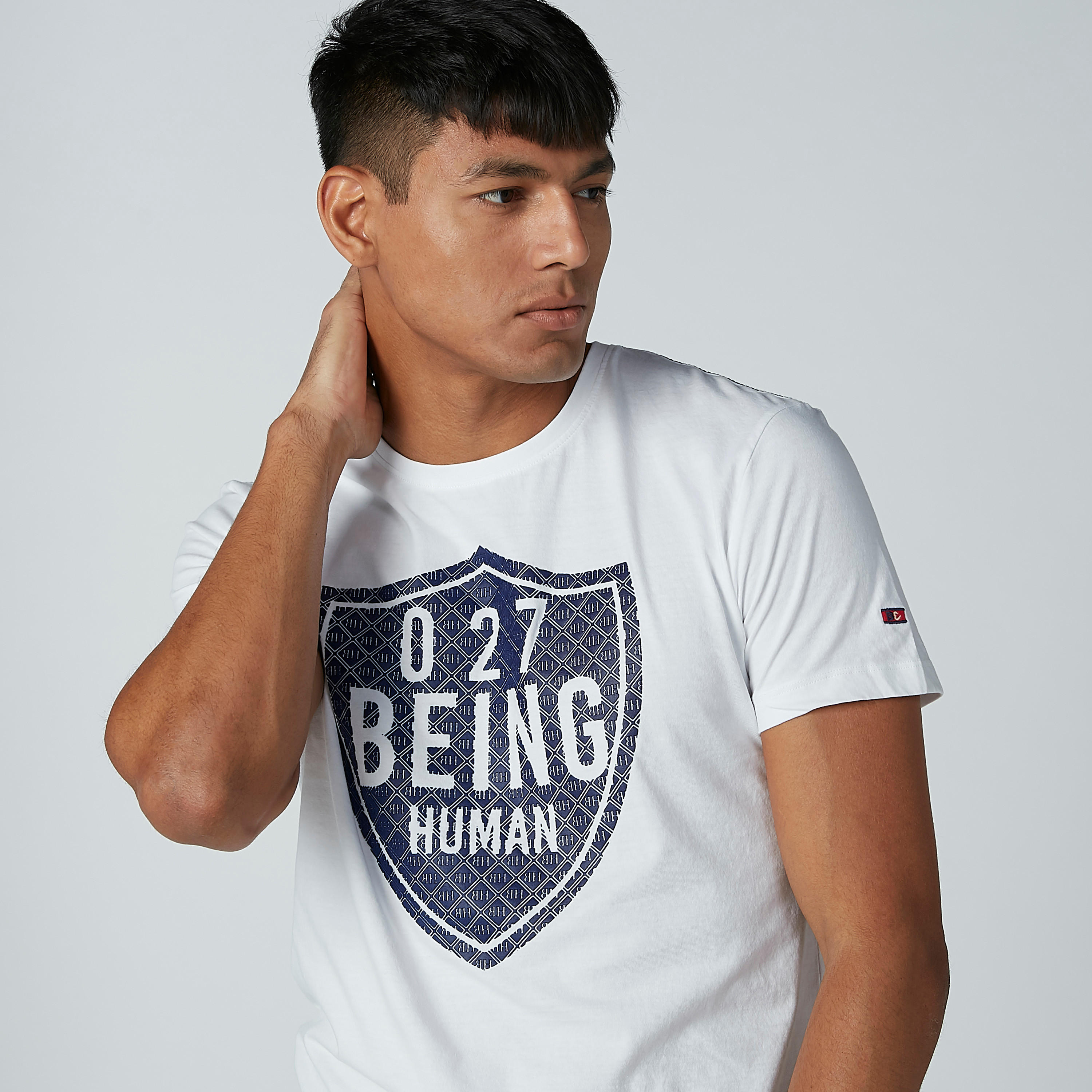 تيشيرت بياقة مستديرة وأكمام قصيرة وطبعات بيينج هيومان-men-clothing-tshirtsandpolos-tshirts-image-3