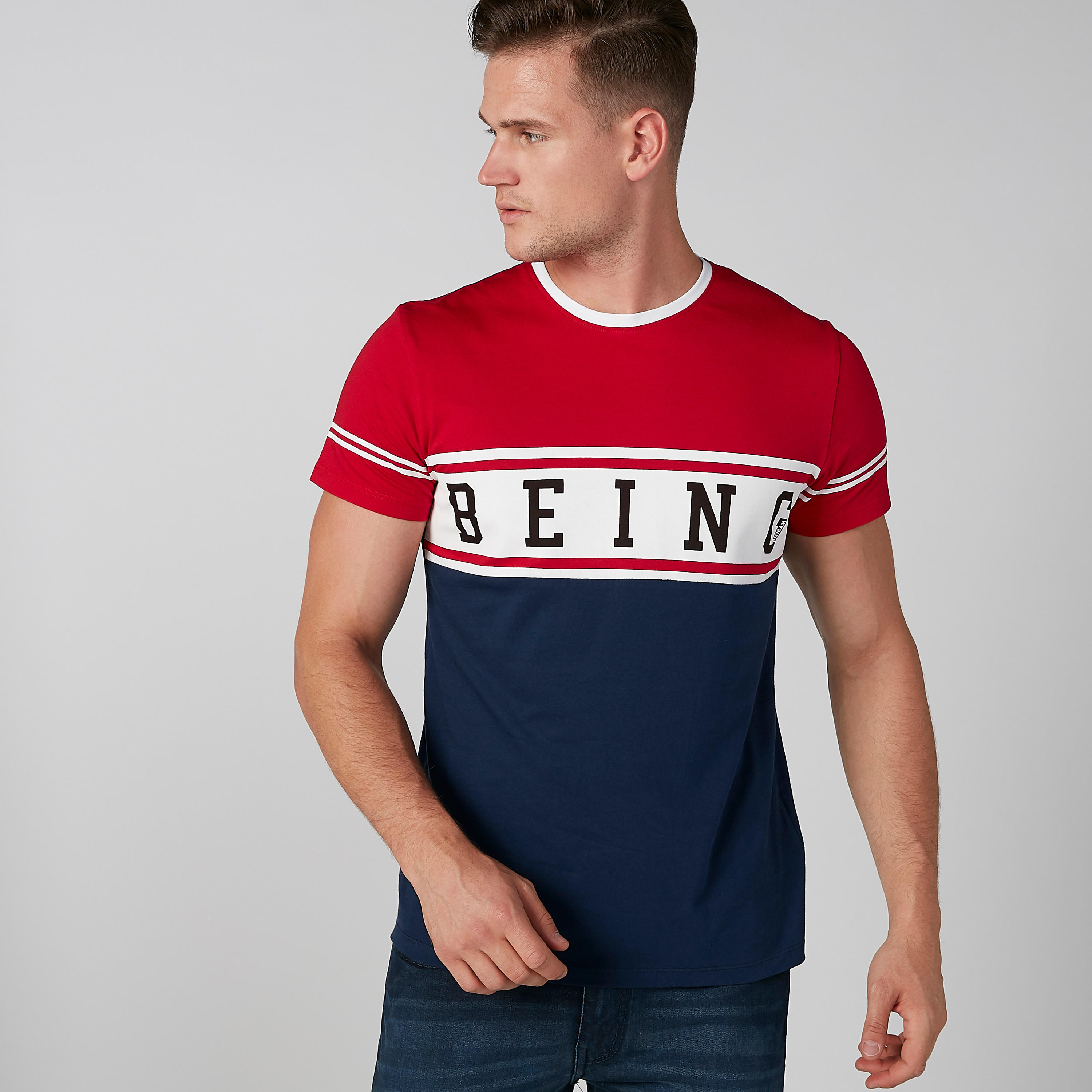 تيشيرت بياقة ضيّقة وأكمام قصيرة وطبعات بيينج هيومان-men-clothing-tshirtsandpolos-tshirts-image-1