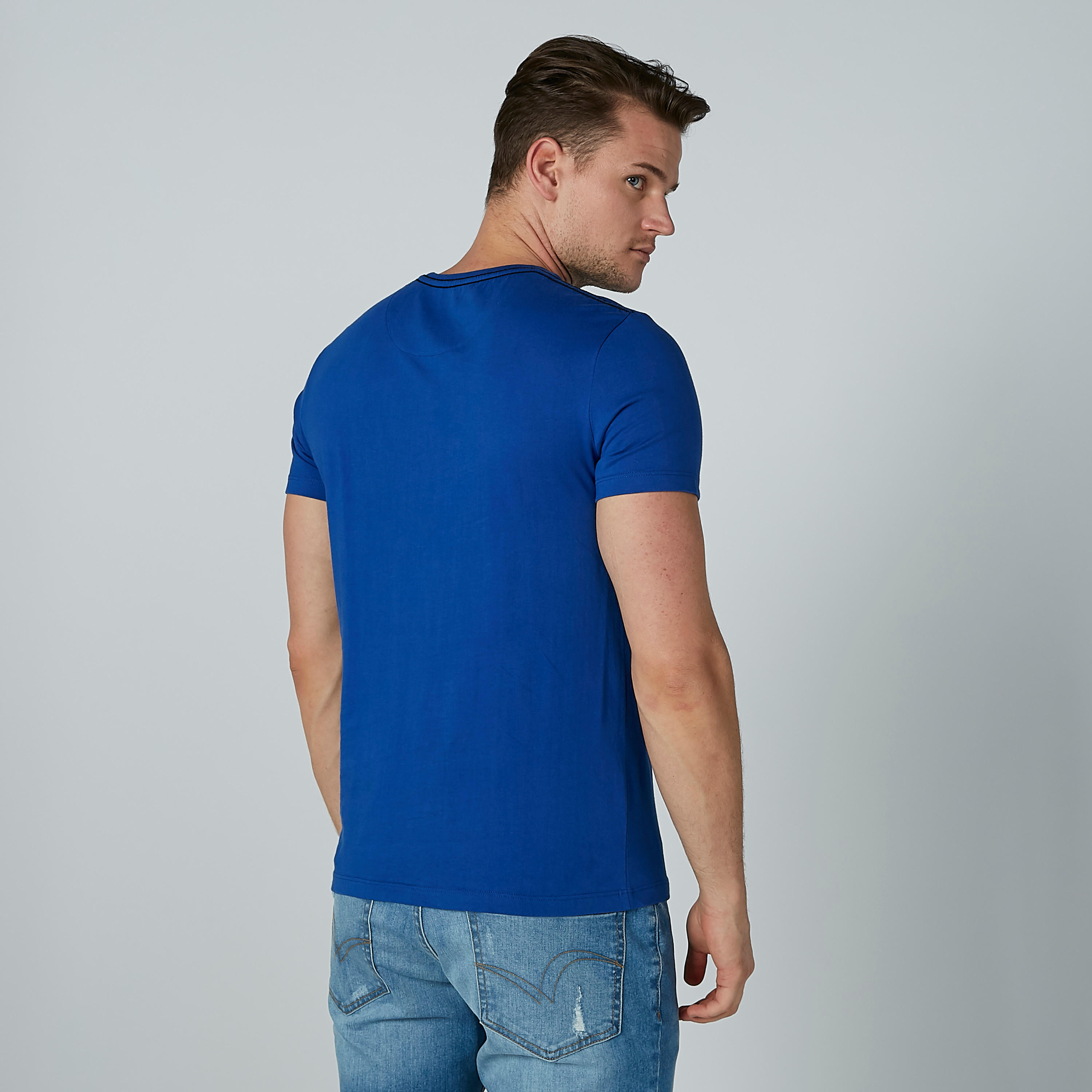 تيشيرت بياقة مستديرة وأكمام قصيرة وطبعات بيينج هيومان-men-clothing-tshirtsandpolos-tshirts-image-3