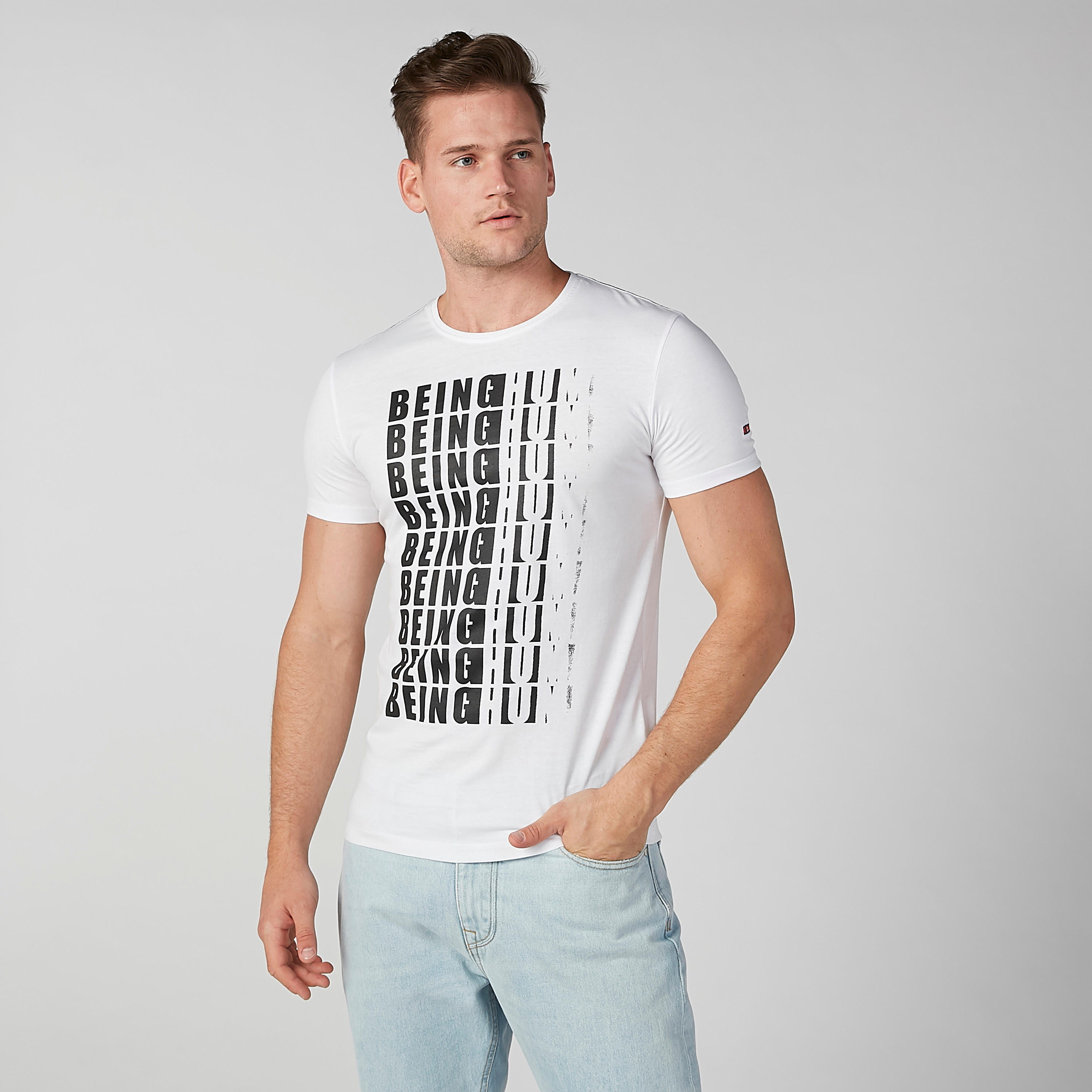 تيشيرت بياقة مستديرة وأكمام قصيرة وطبعات بيينج هيومان-men-clothing-tshirtsandpolos-tshirts-image-1