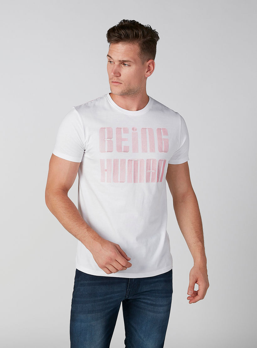 تيشيرت بياقة ضيّقة وأكمام قصيرة وطبعات بيينج هيومان-men-clothing-tshirtsandpolos-tshirts-image-1