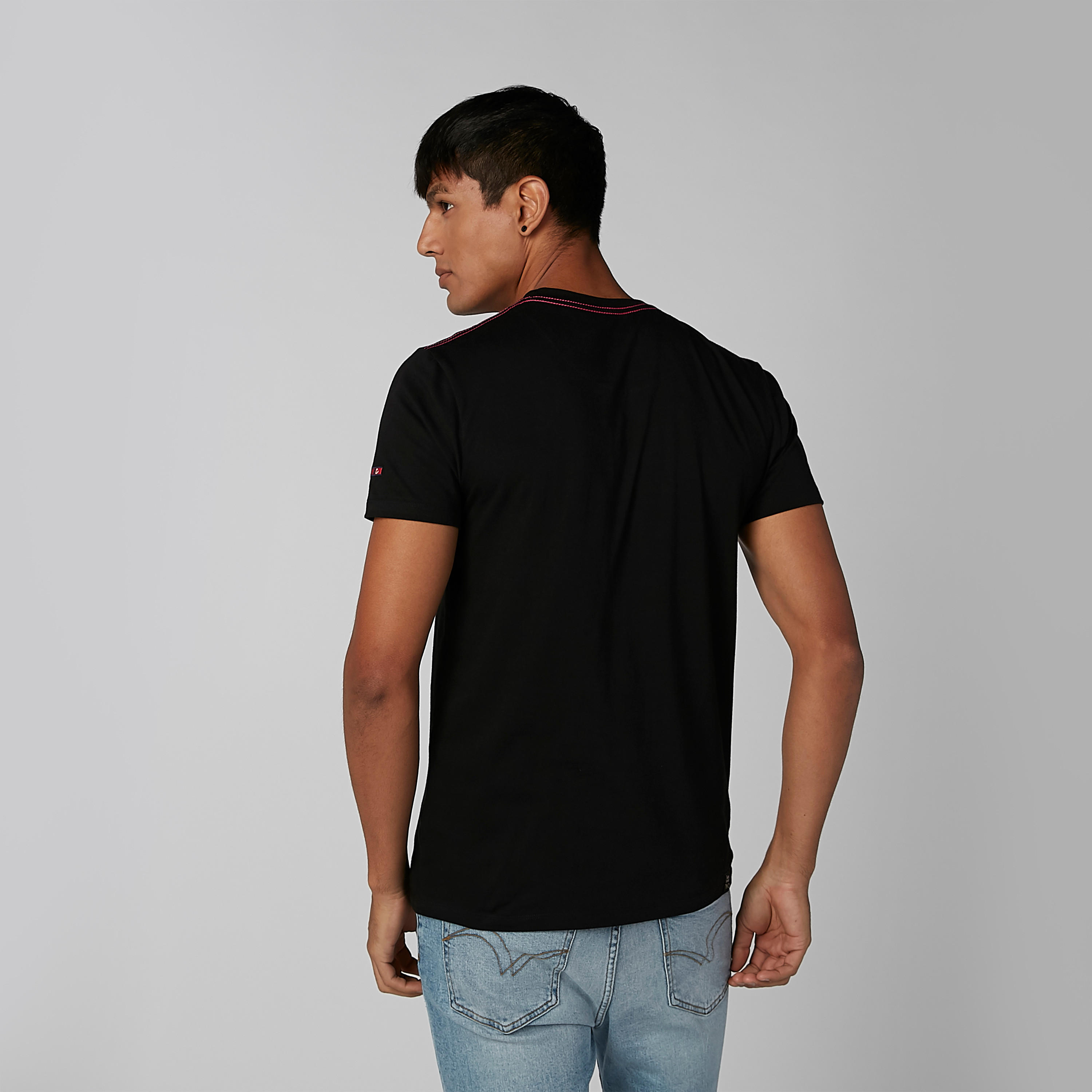 تيشيرت بياقة مستديرة وأكمام قصيرة وطبعات بيينج هيومان-men-clothing-tshirtsandpolos-tshirts-image-3