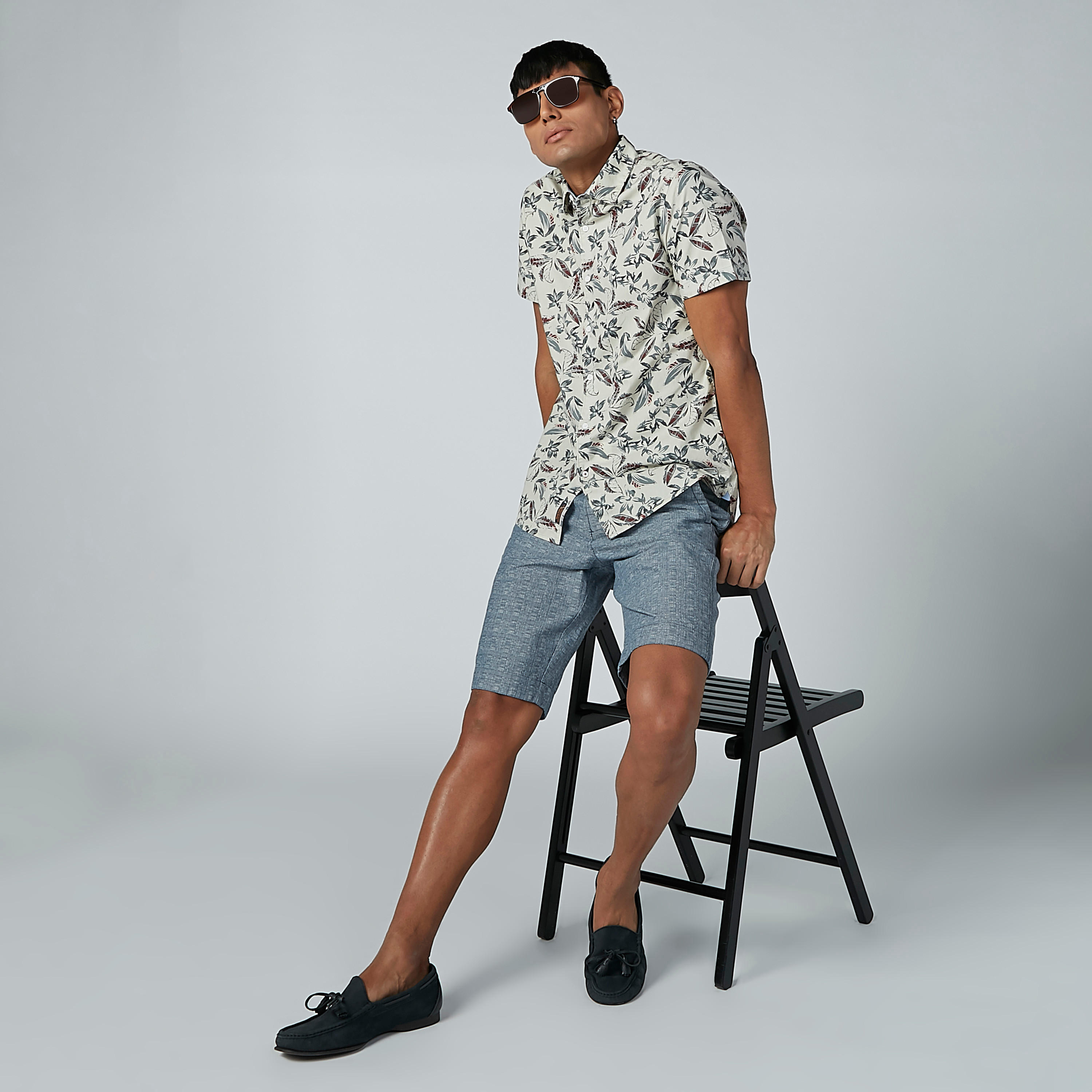 قميص بنقش مطبوع وأكماما قصيرة من بيينج هيومان-men-clothing-shirts-image-2