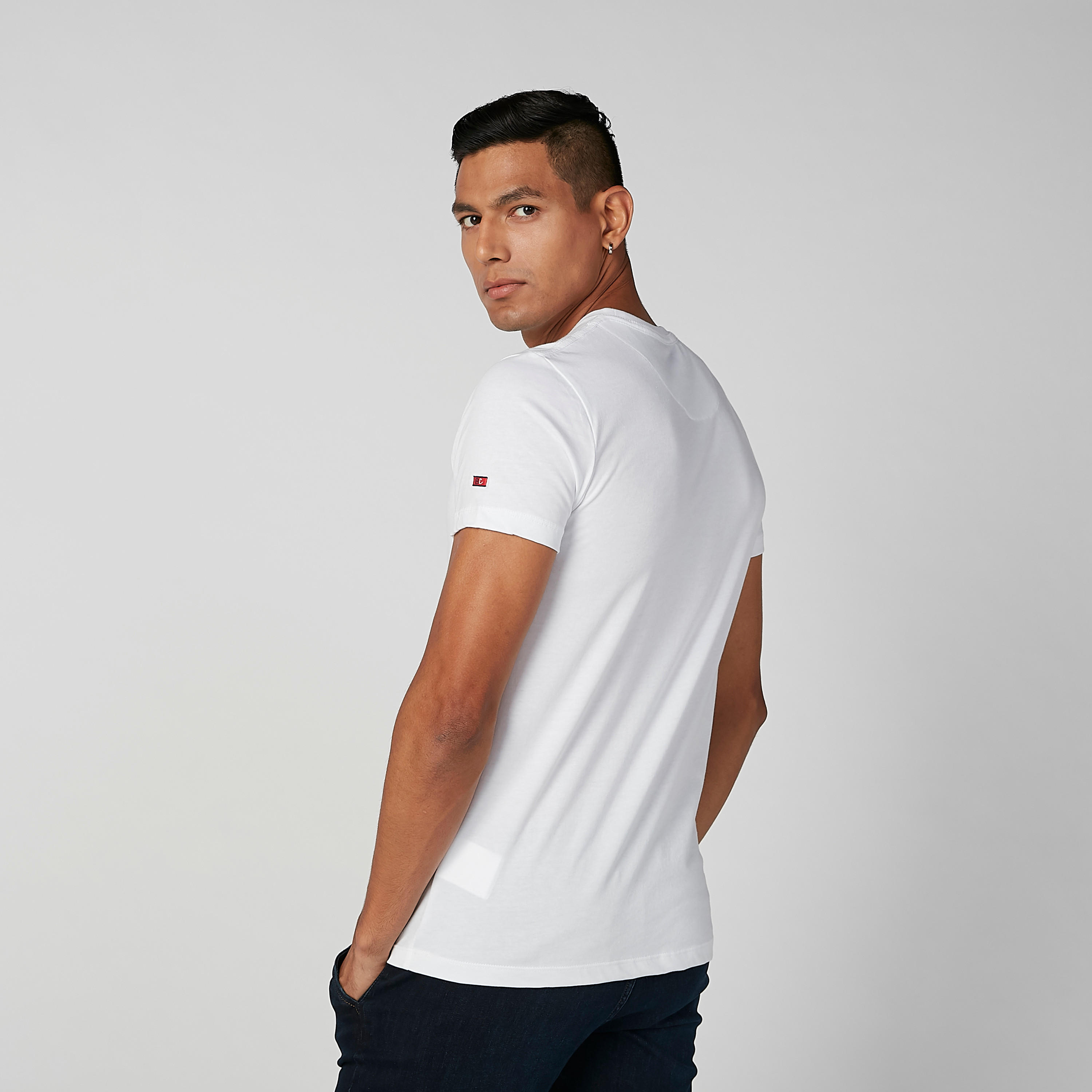 تيشيرت بياقة ضيّقة وأكمام قصيرة وطبعات بيينج هيومان-men-clothing-tshirtsandpolos-tshirts-image-3