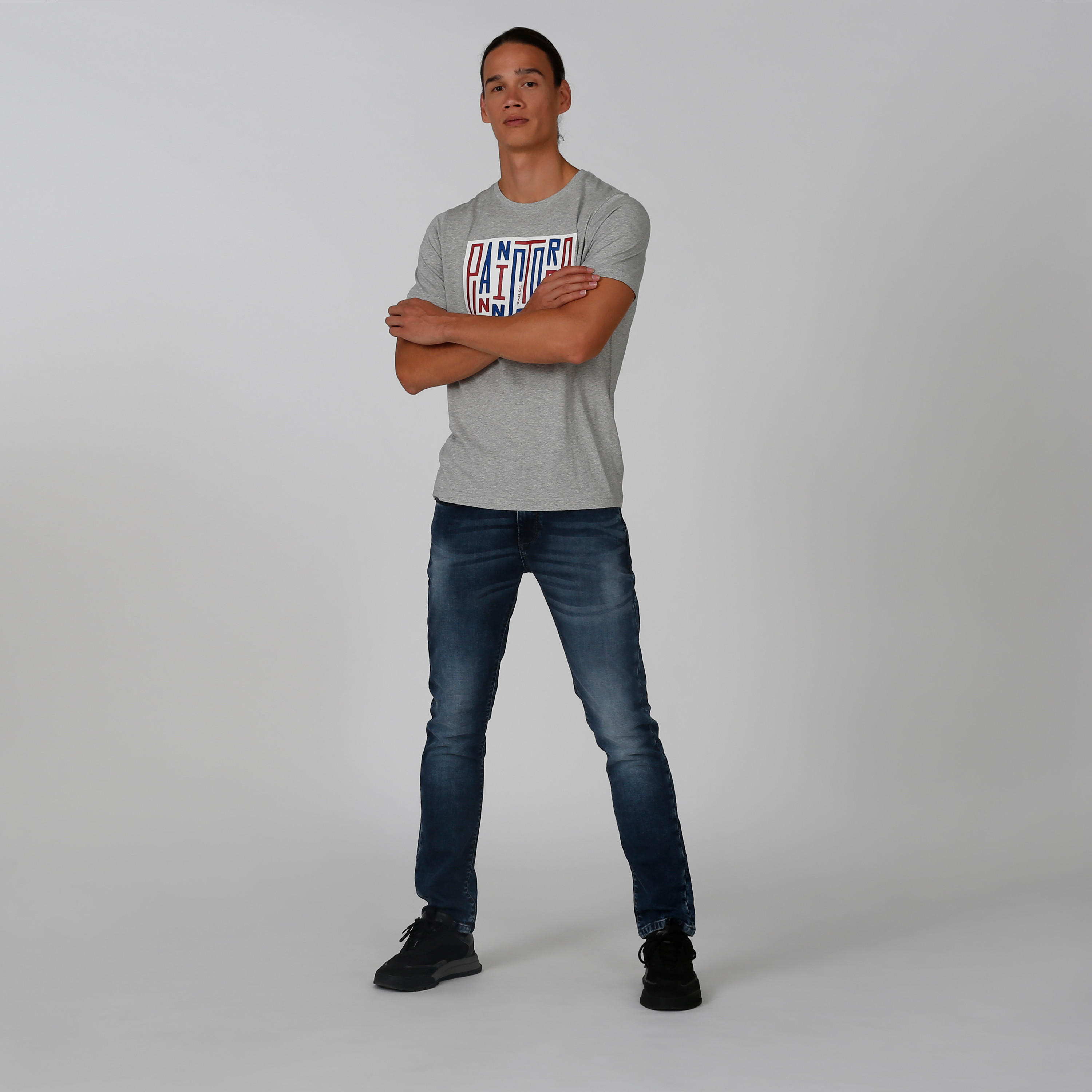 بنطلون جينز سليم سادة بخصر متوسط الارتفاع وجيوب من بيينج هيومان-men-clothing-bottoms-jeans-image-3