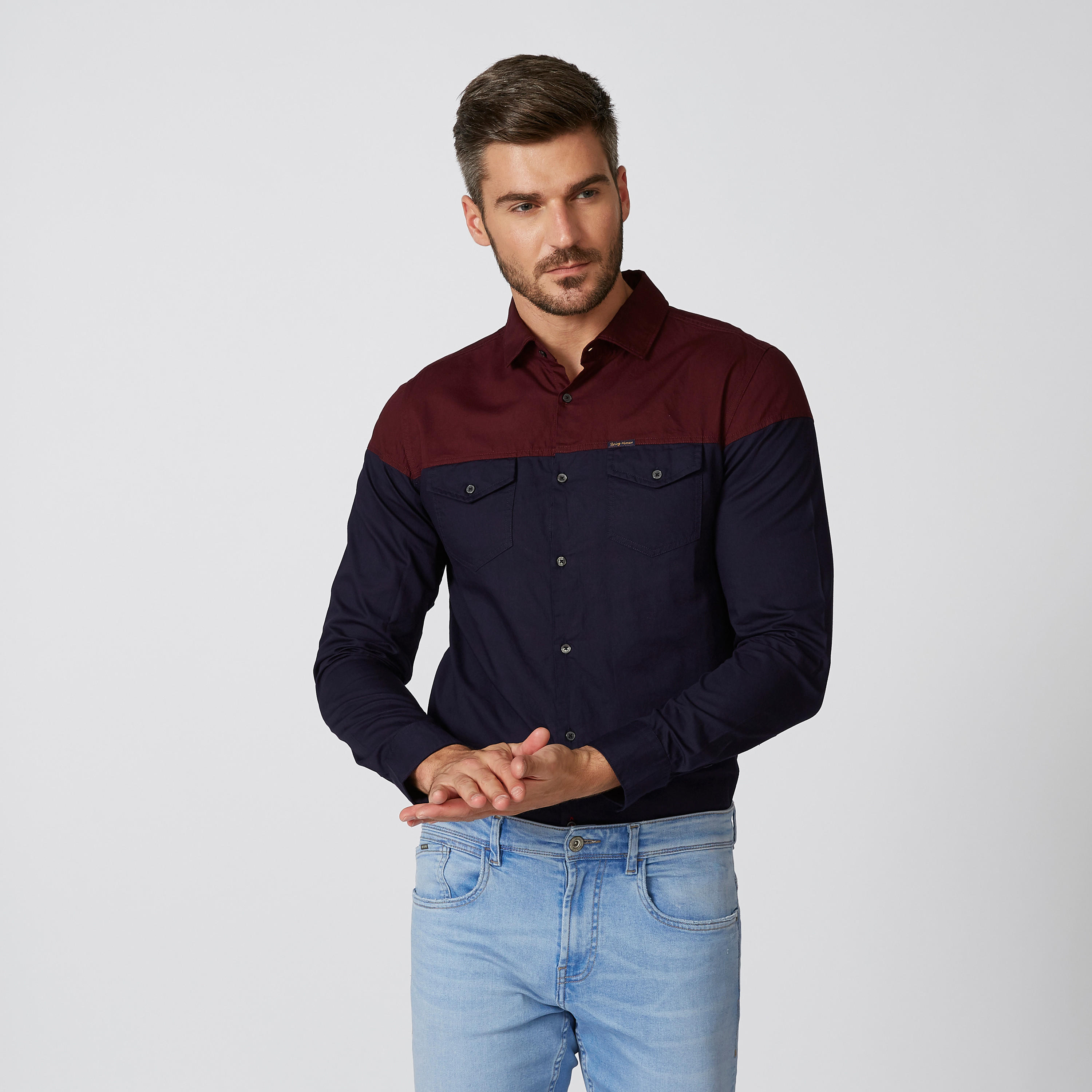 قميص بنمط كتل الألوان بأكمام طويلة من بيينج هيومان-men-clothing-shirts-image-1
