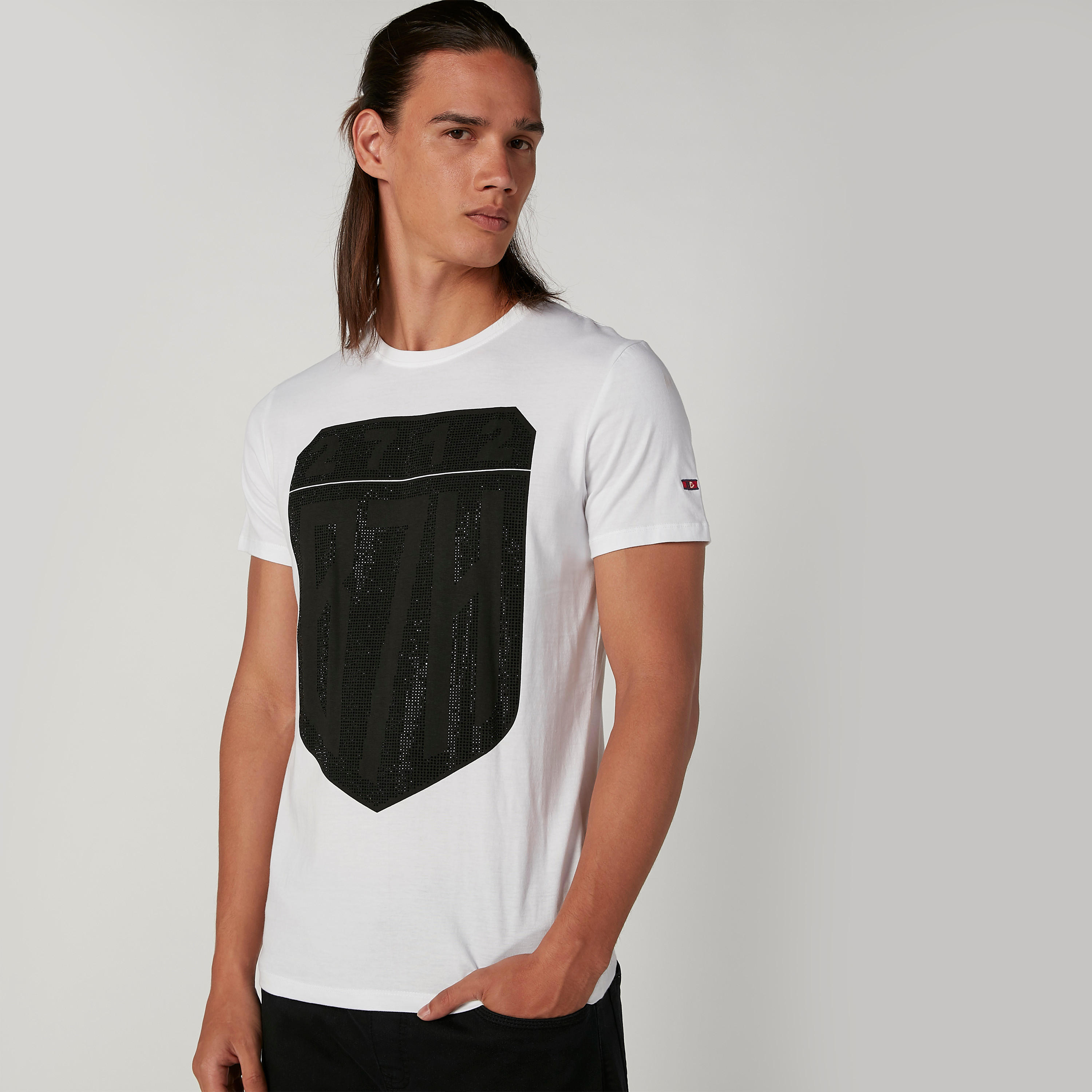 تيشيرت بياقة ضيّقة وأكمام قصيرة وطبعات بيينج هيومان-men-clothing-tshirtsandpolos-tshirts-image-1