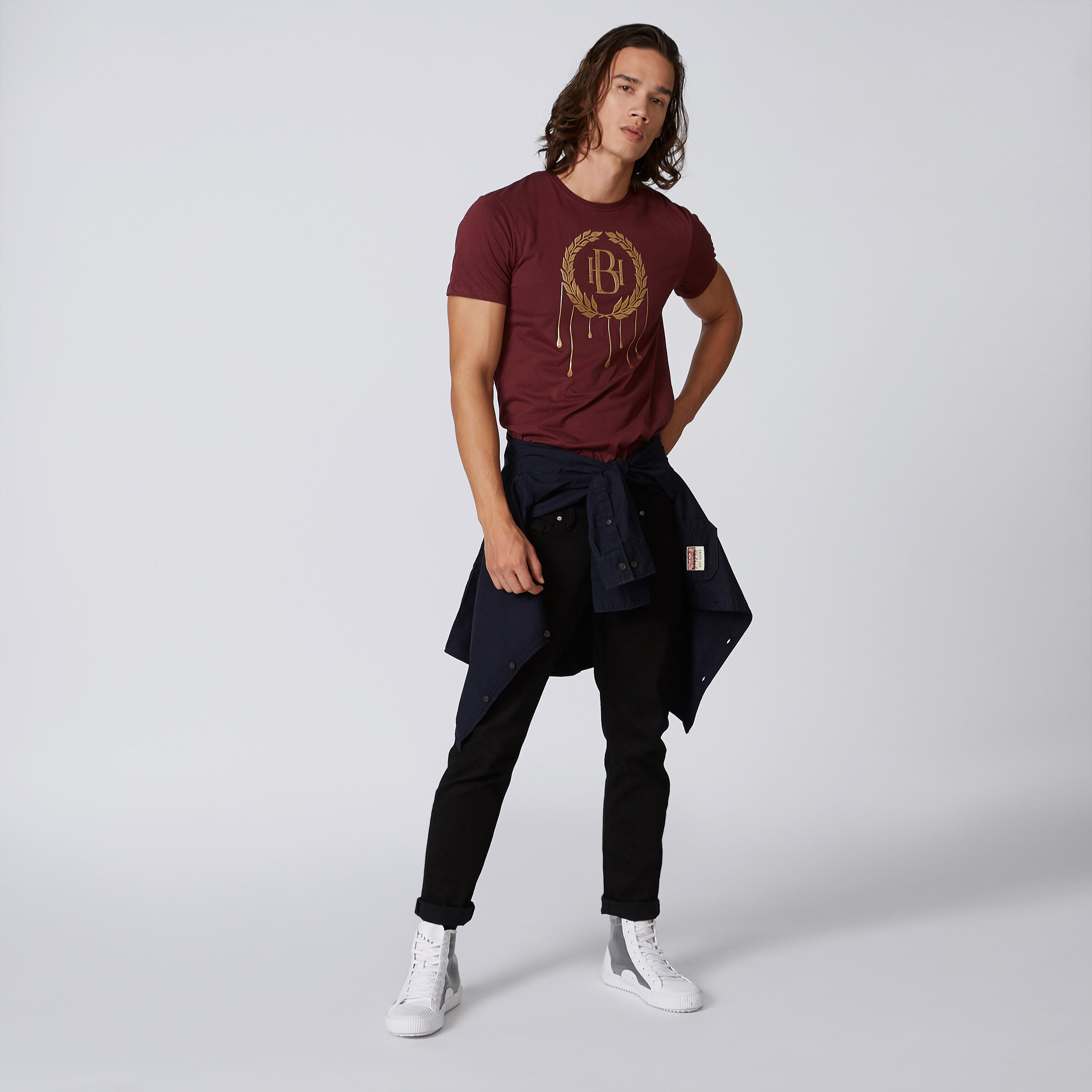 تيشيرت بياقة مستديرة وأكمام قصيرة وطبعات بيينج هيومان-men-clothing-tshirtsandpolos-tshirts-image-1