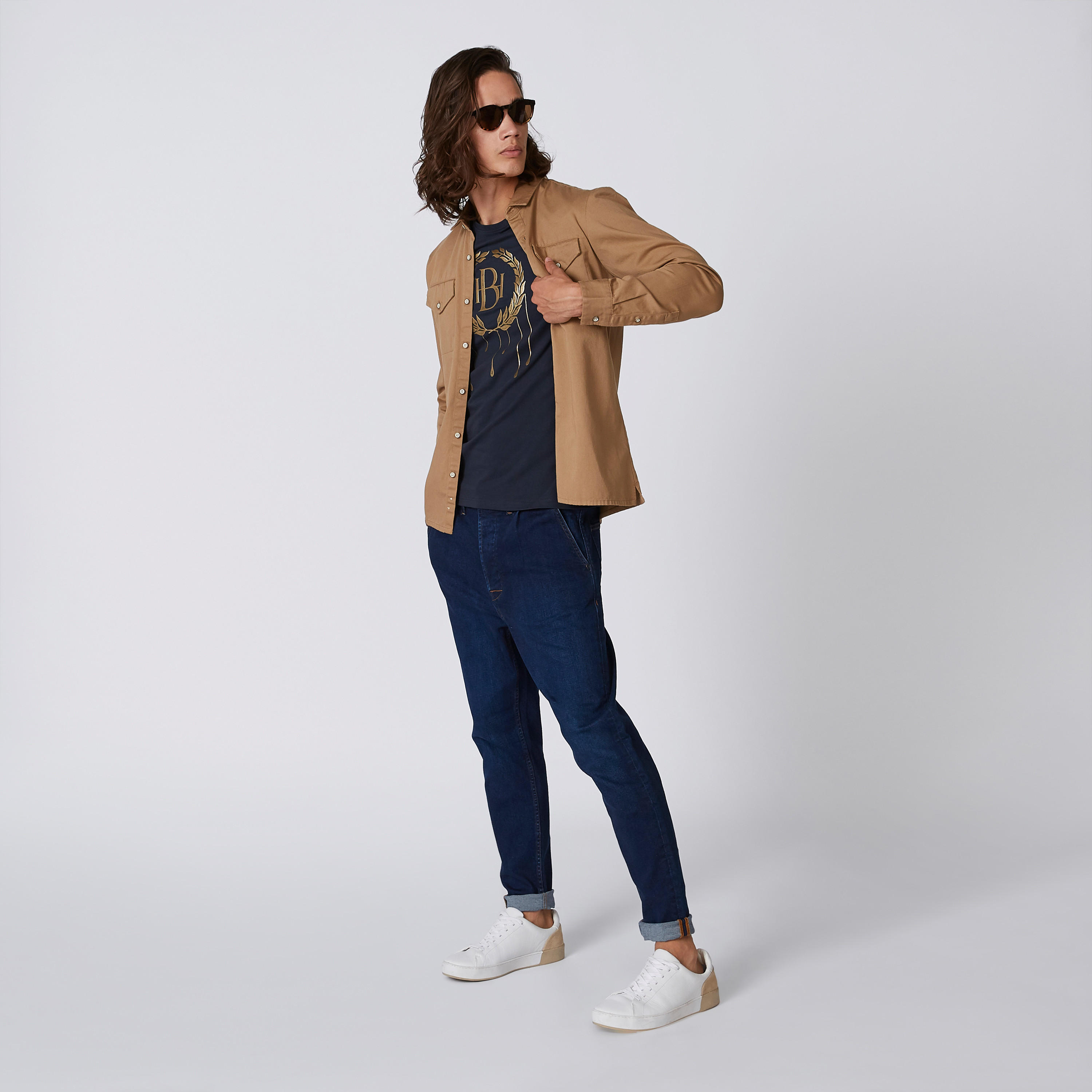 تيشيرت بياقة مستديرة وأكمام قصيرة وطبعات بيينج هيومان-men-clothing-tshirtsandpolos-tshirts-image-1