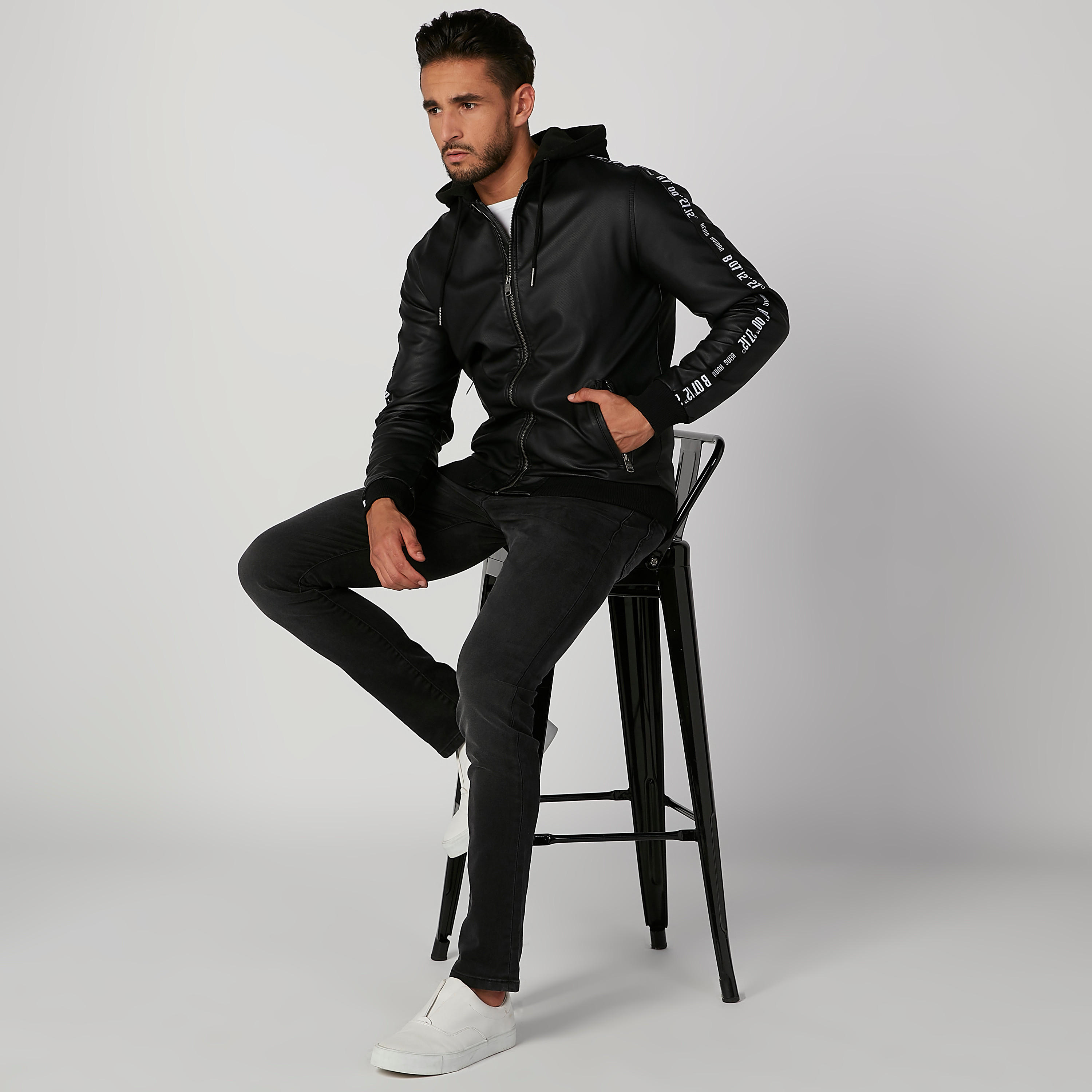 جاكيت بارز الملمس بجيوب كانجارو وشريطة من بيينج هيومان-men-clothing-jacketsandblazers-jackets-image-3