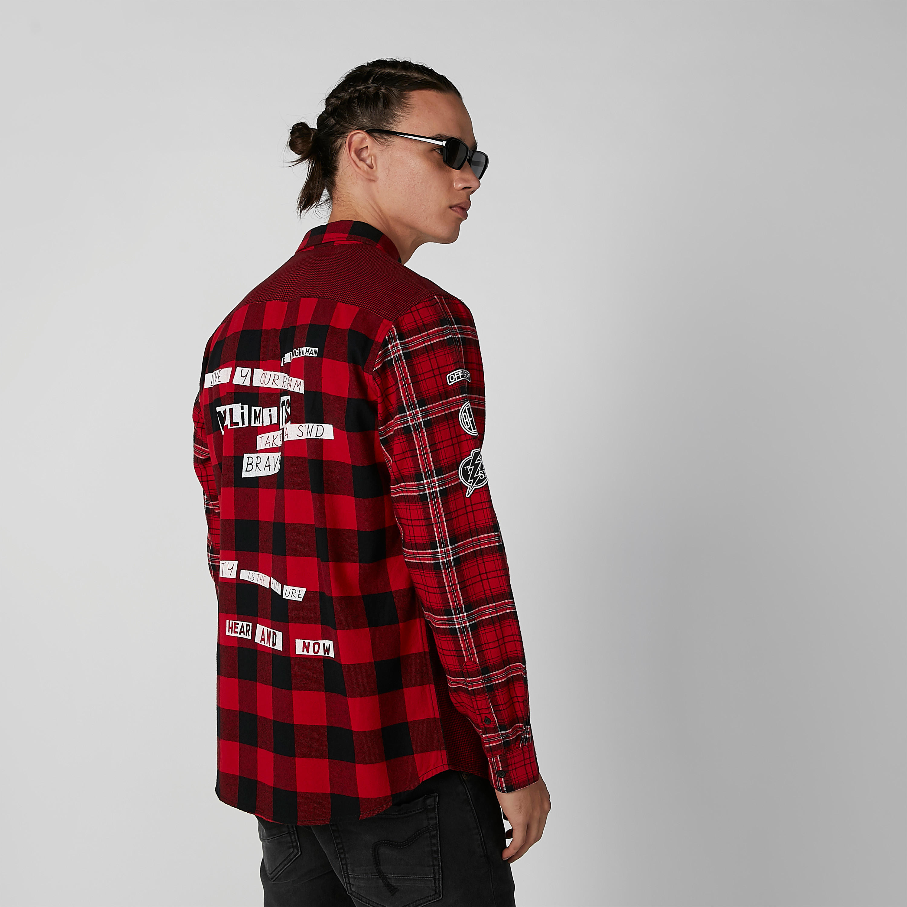 قميص كاروهات بأكمام طويلة وجيب على الصدر من بيينج هيومان-men-clothing-shirts-image-4