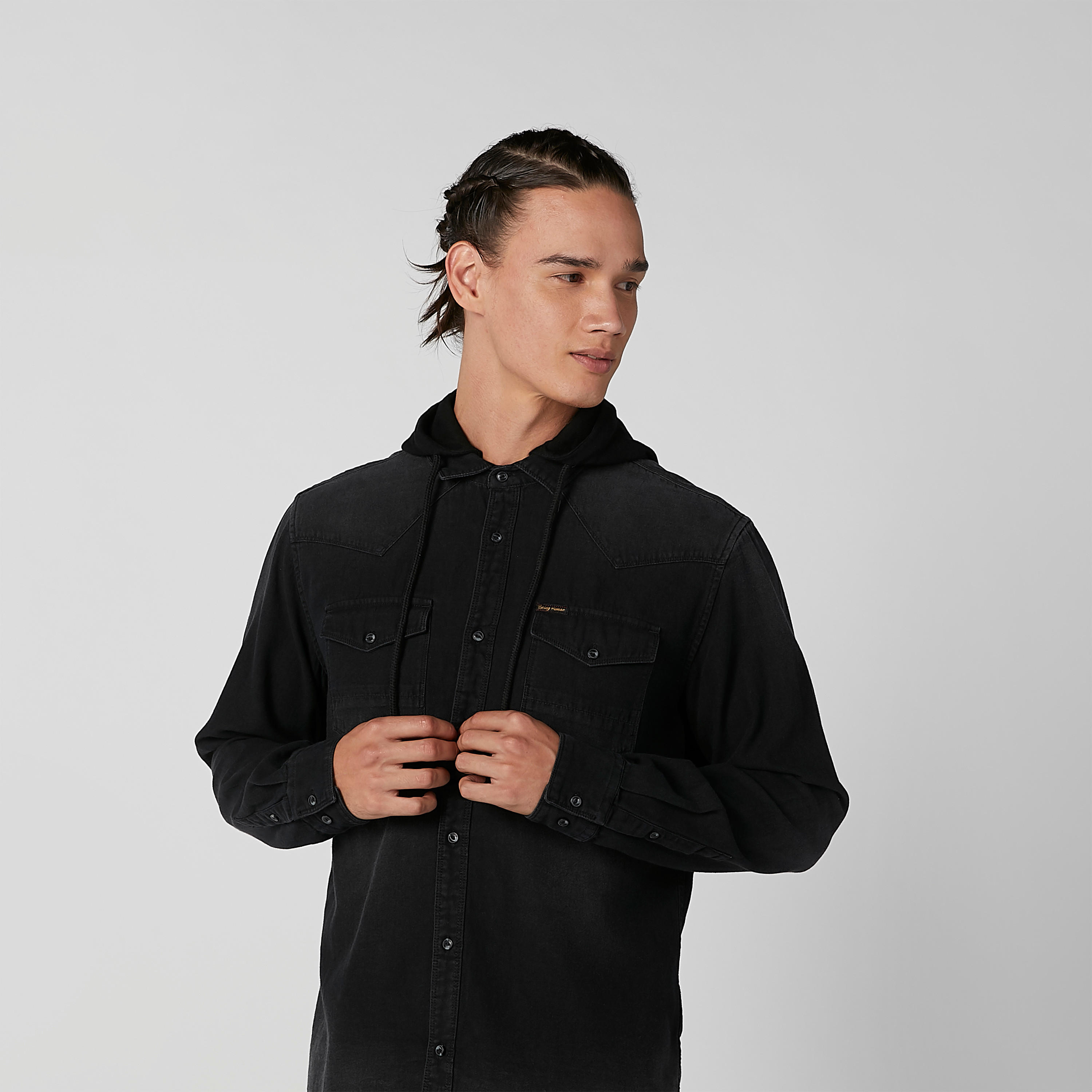 قميص سادة بقبّعة وأكمام طويلة من بيينج هيومان-men-clothing-shirts-image-4