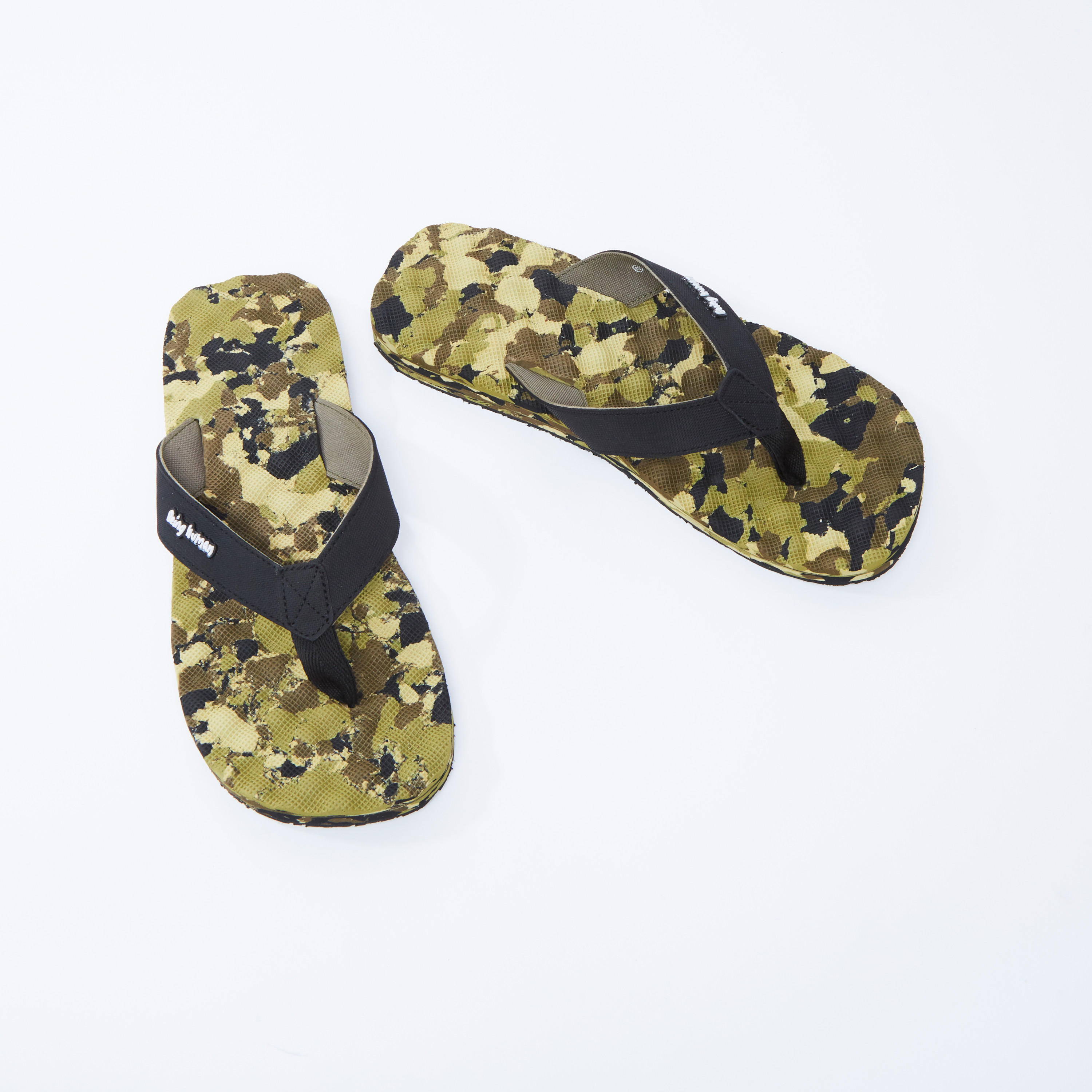 شبشب فليب فلوب بأحزمة عريضة وطبعات بيينج هيومان-men-shoes-flipflopsandslides-image-4