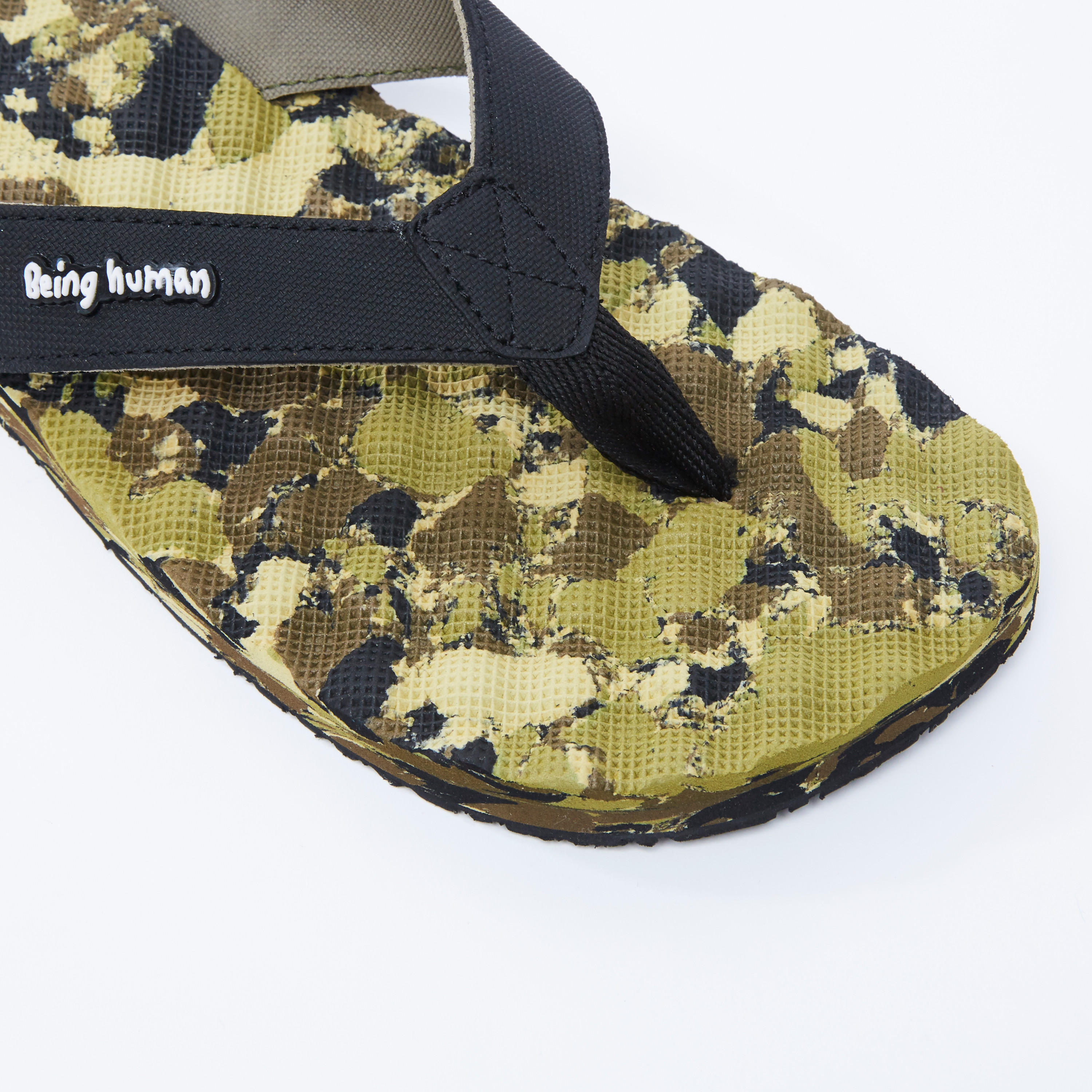 شبشب فليب فلوب بأحزمة عريضة وطبعات بيينج هيومان-men-shoes-flipflopsandslides-image-2
