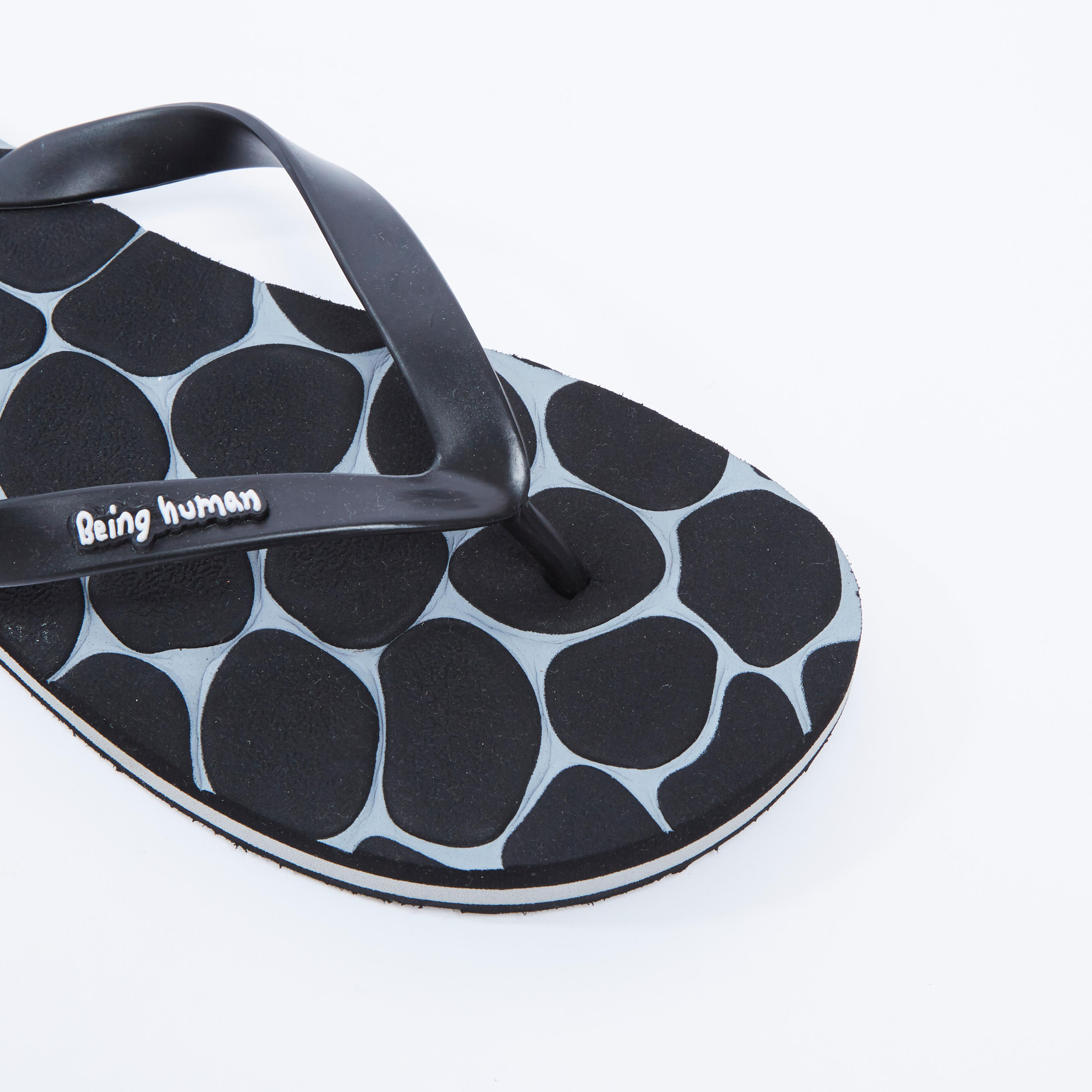 شبشب فليب فلوب بأحزمة بارزة الملمس وطبعات بيينج هيومان-men-shoes-flipflopsandslides-image-3
