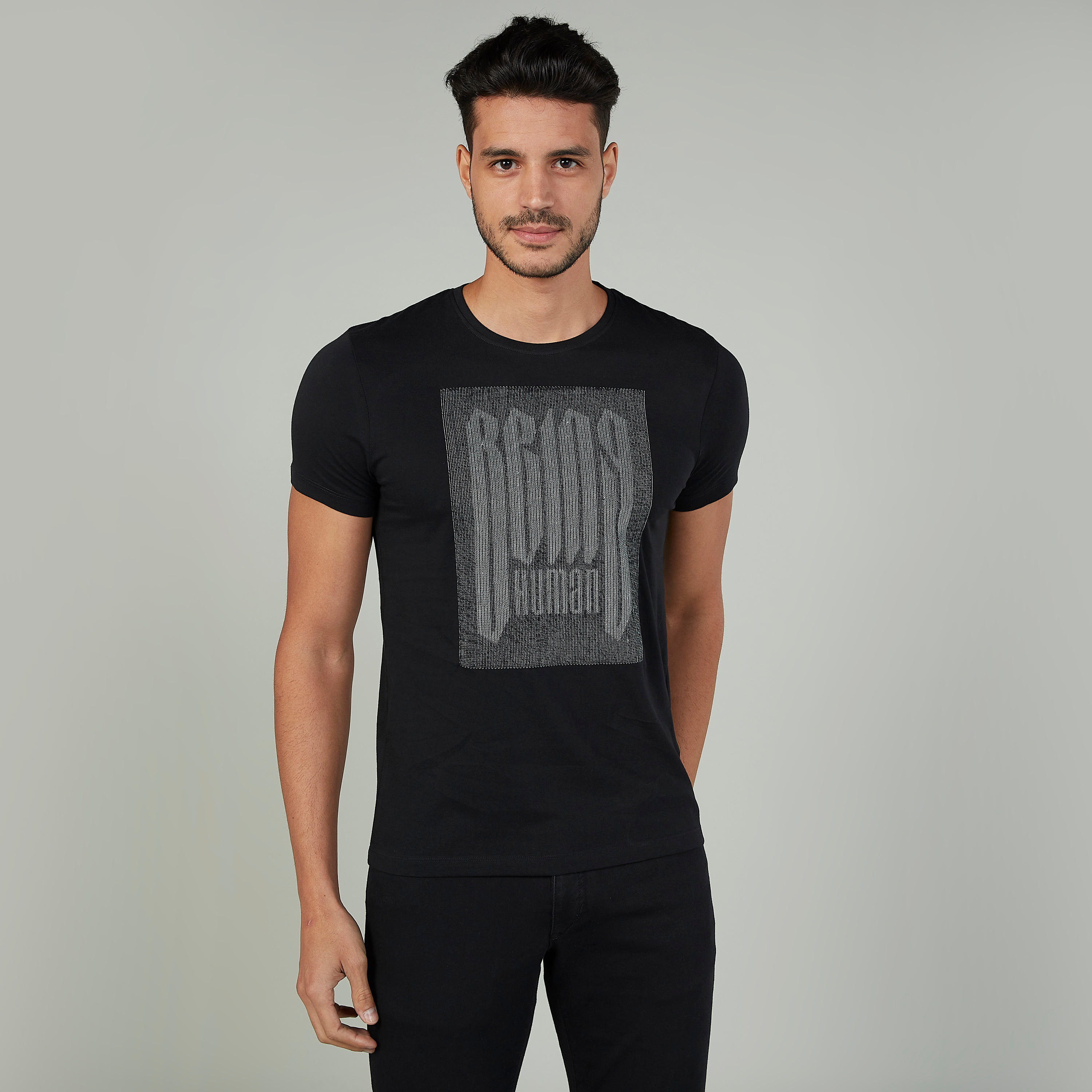 تيشيرت بياقة ضيّقة وأكمام قصيرة وطبعات بيينج هيومان-men-clothing-tshirtsandpolos-tshirts-image-1