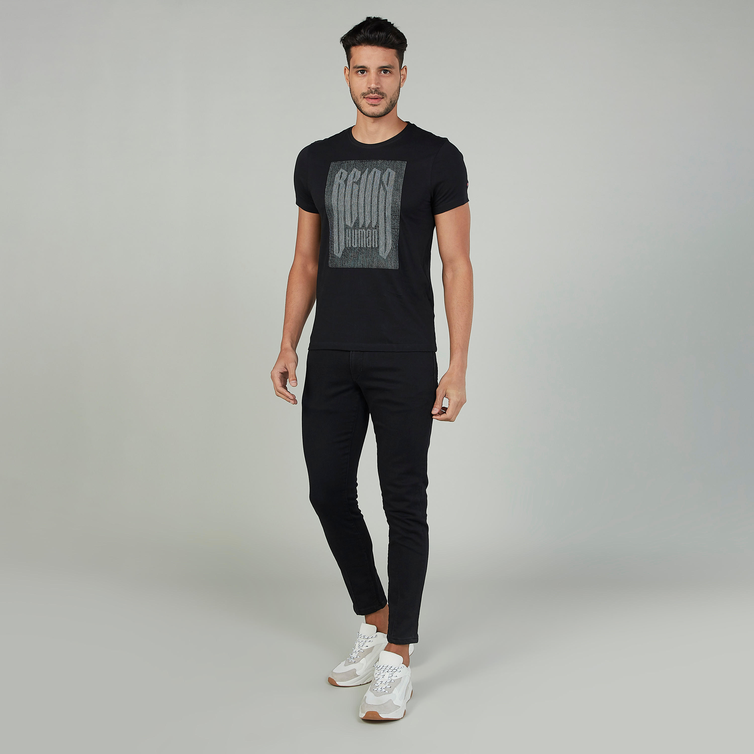 تيشيرت بياقة ضيّقة وأكمام قصيرة وطبعات بيينج هيومان-men-clothing-tshirtsandpolos-tshirts-image-2