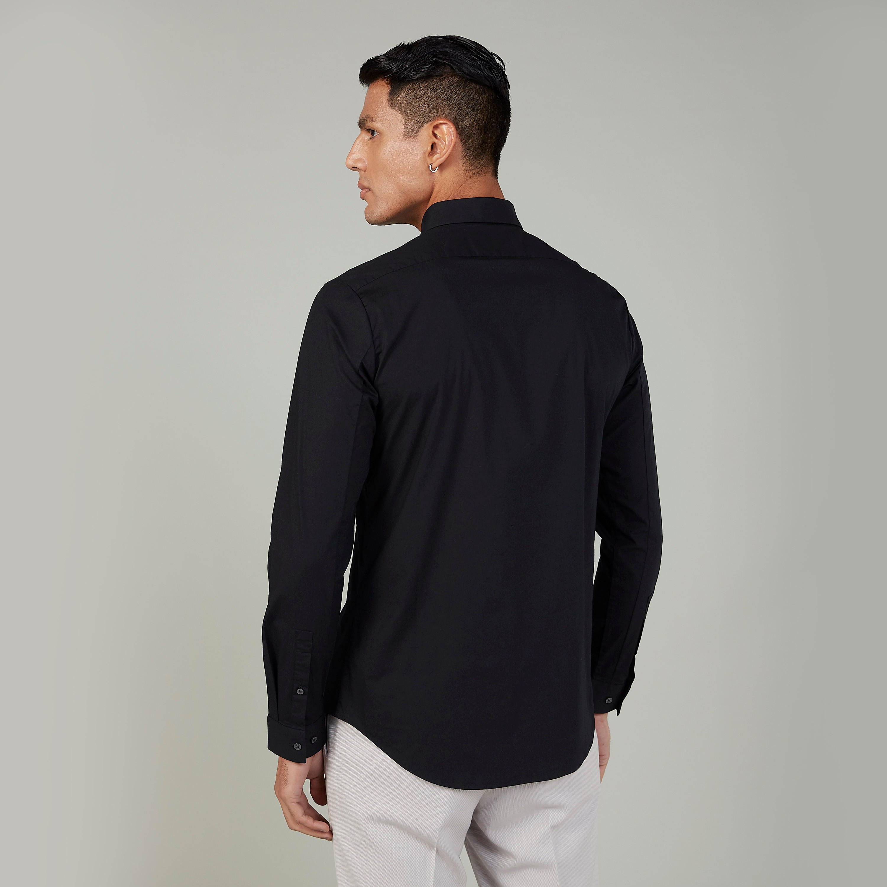 قميص رسمي سادة بياقة عاديّة وأكمام طويلة من بيينج هيومان-men-clothing-shirts-image-4