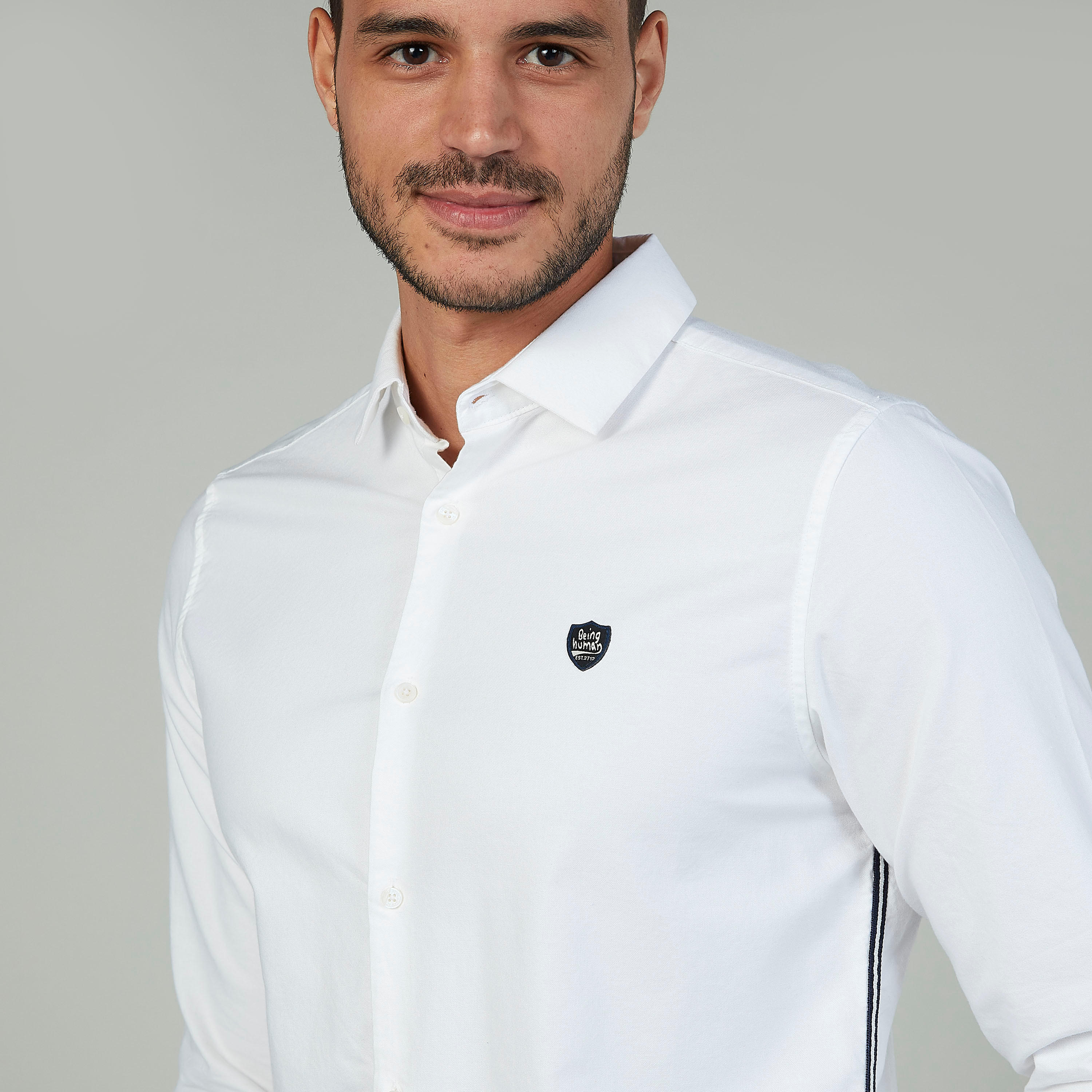 قميص سادة بقصة سليم بياقة عاديّة وأكمام طويلة من لي كوبر-men-clothing-shirts-image-2