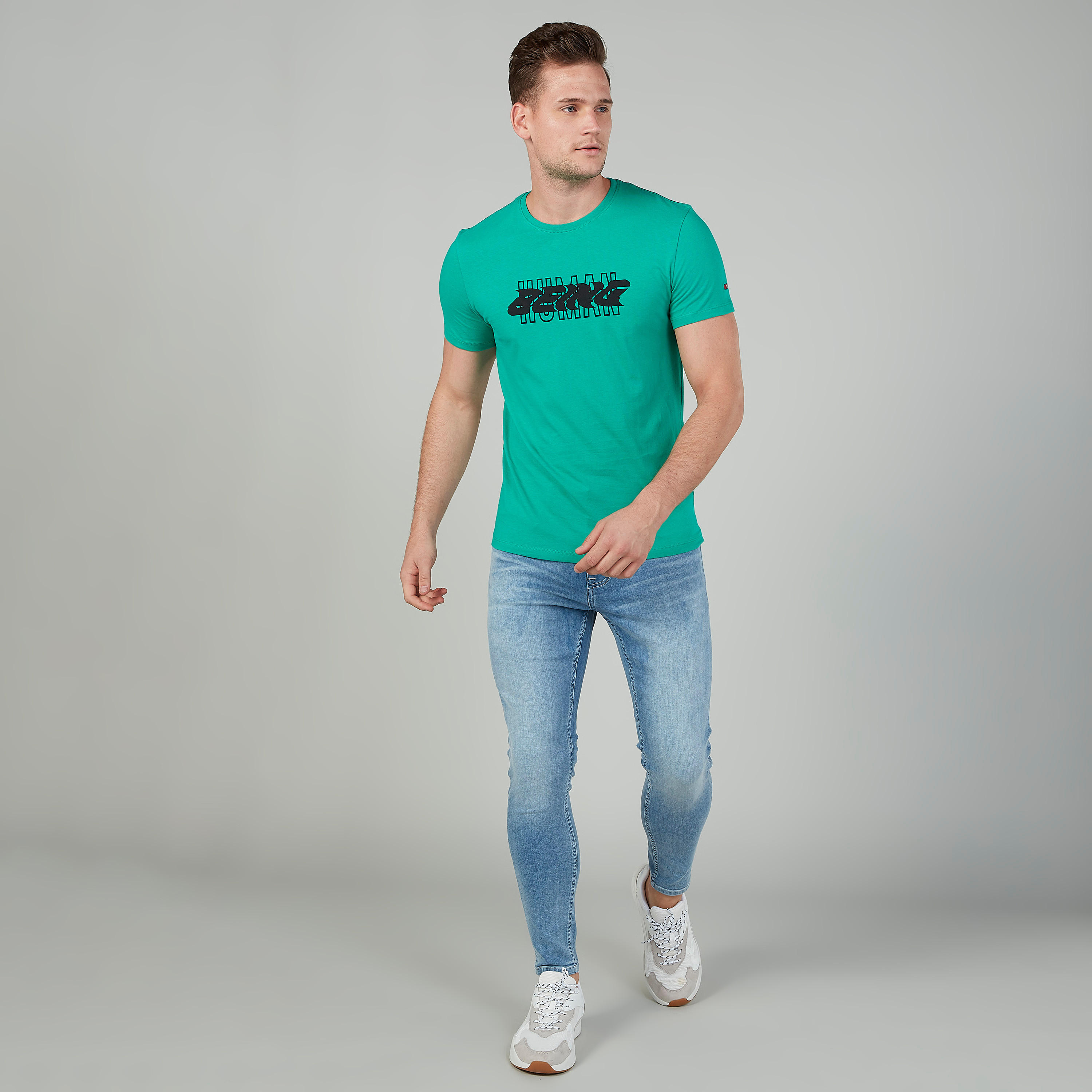 تيشيرت بياقة مستديرة وأكمام قصيرة وطبعات بيينج هيومان-men-clothing-tshirtsandpolos-tshirts-image-2