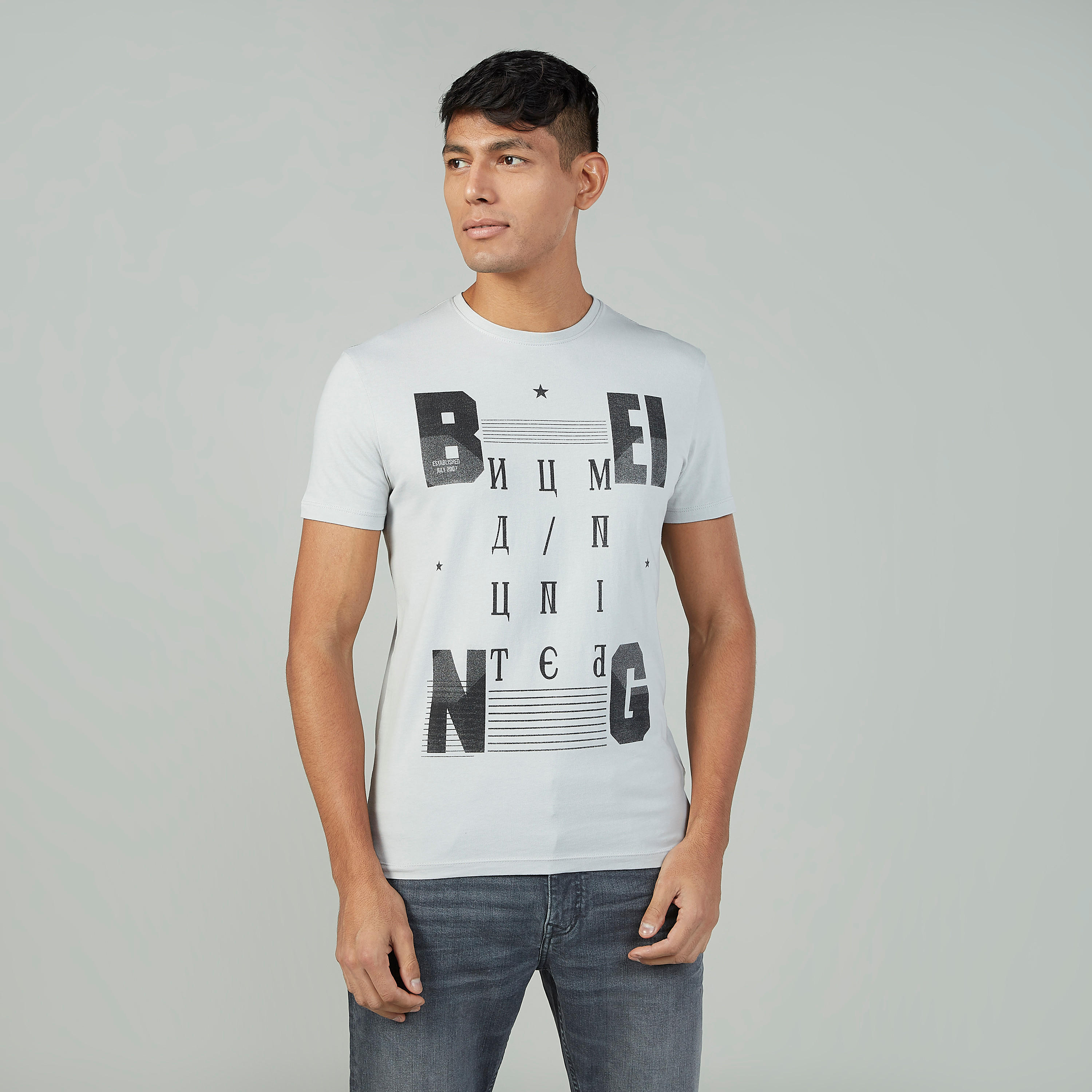 تيشيرت بياقة مستديرة وأكمام قصيرة وطبعات بيينج هيومان-men-clothing-tshirtsandpolos-tshirts-image-1