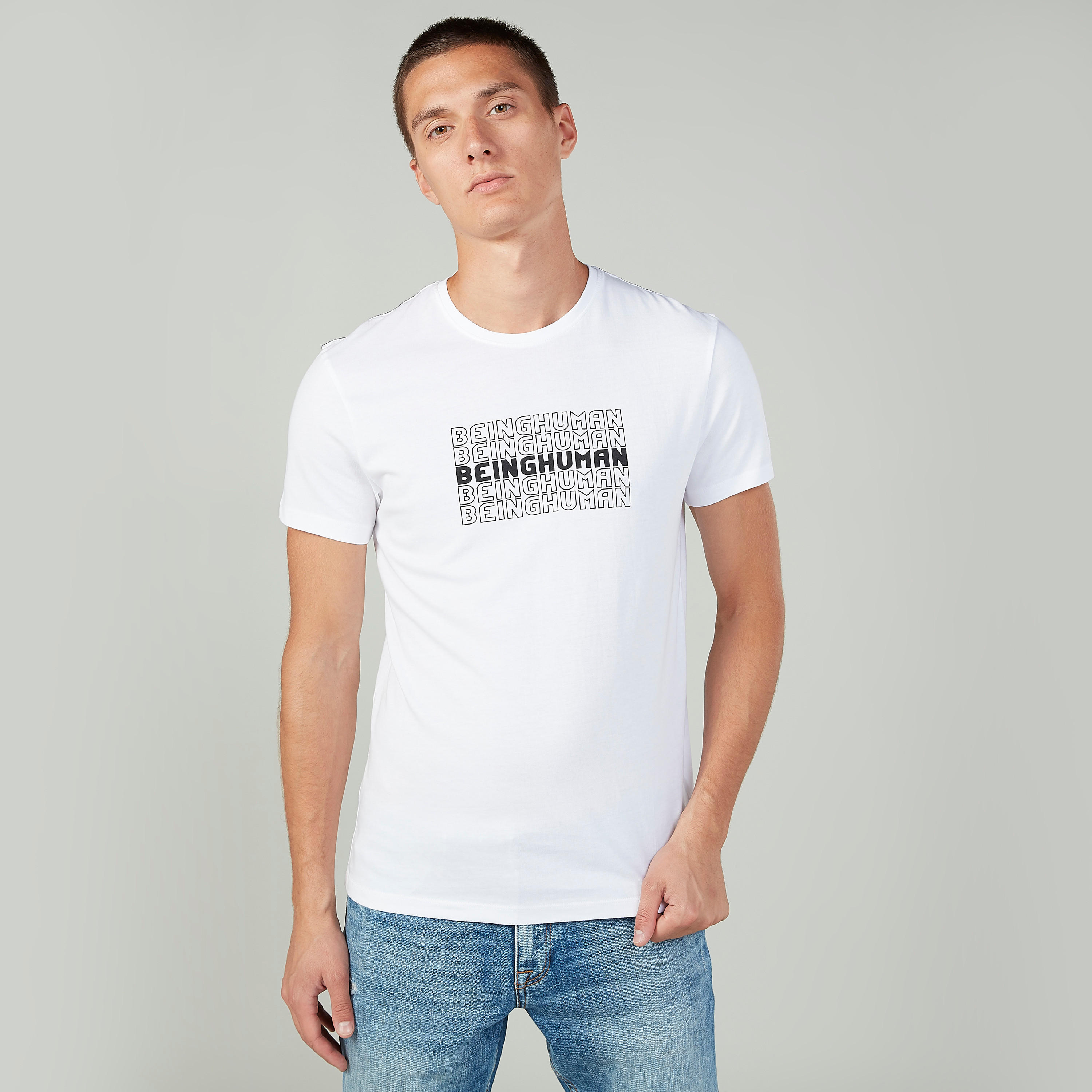 تيشيرت بياقة ضيّقة وأكمام قصيرة وطبعات بيينج هيومان-men-clothing-tshirtsandpolos-tshirts-image-1