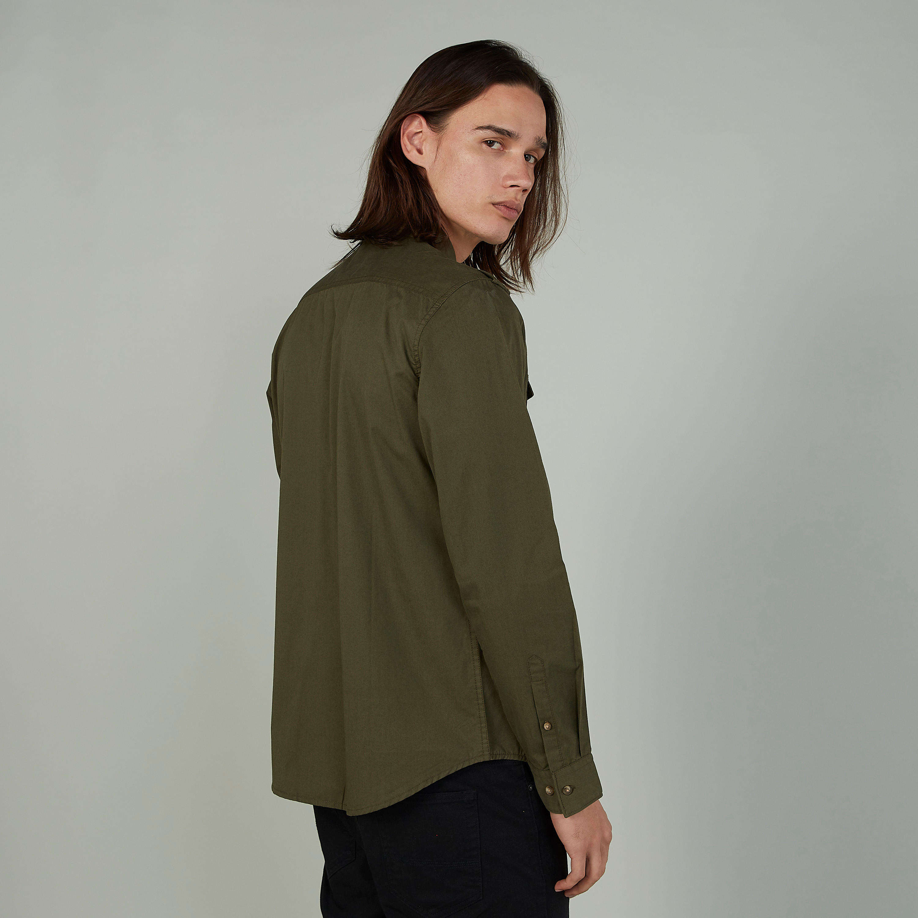 قميص بياقة عادية وتفاصيل مطرزة بيينج هيومان-men-clothing-shirts-image-4