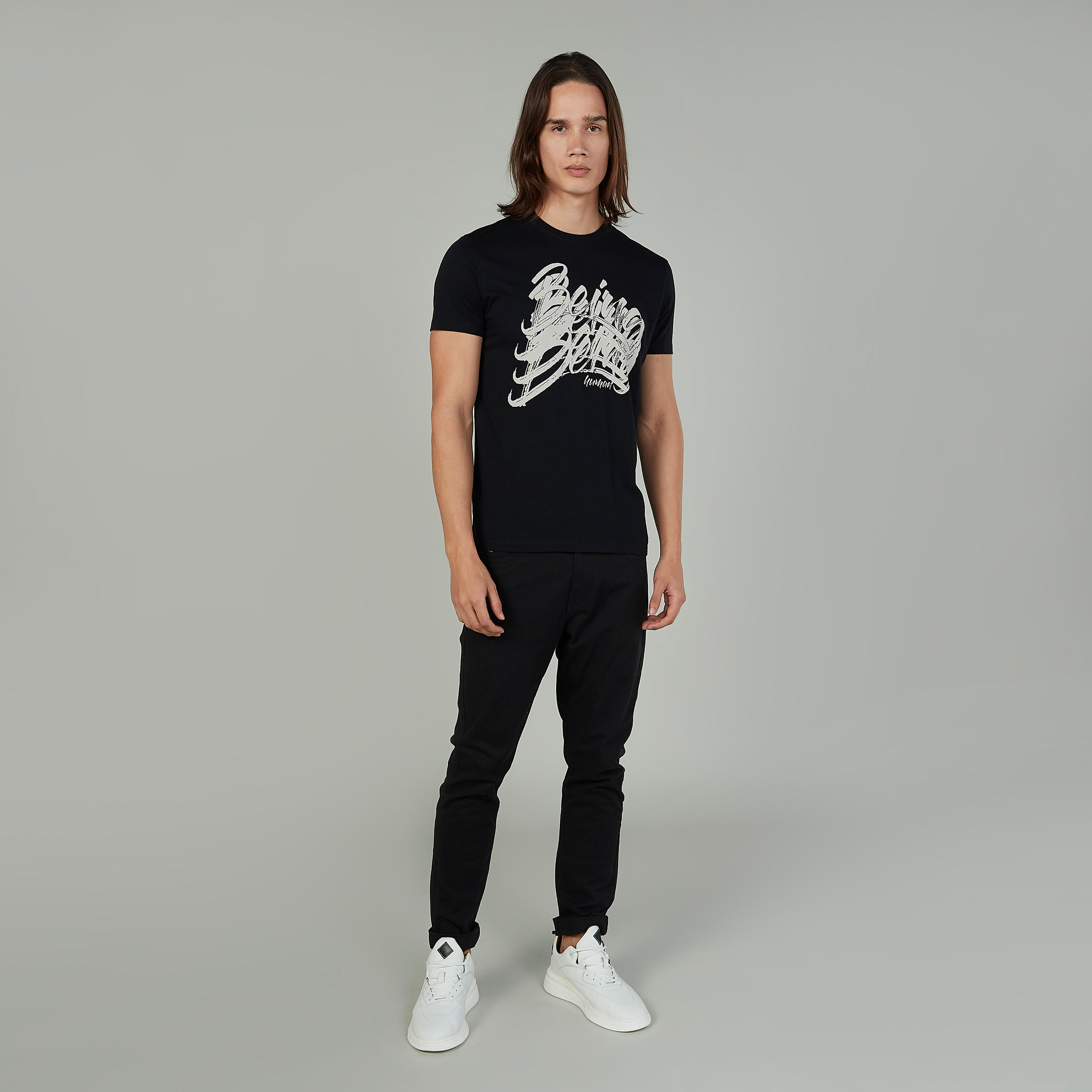تيشيرت بياقة ضيّقة وأكمام قصيرة وطبعات بيينج هيومان-men-clothing-tshirtsandpolos-tshirts-image-2
