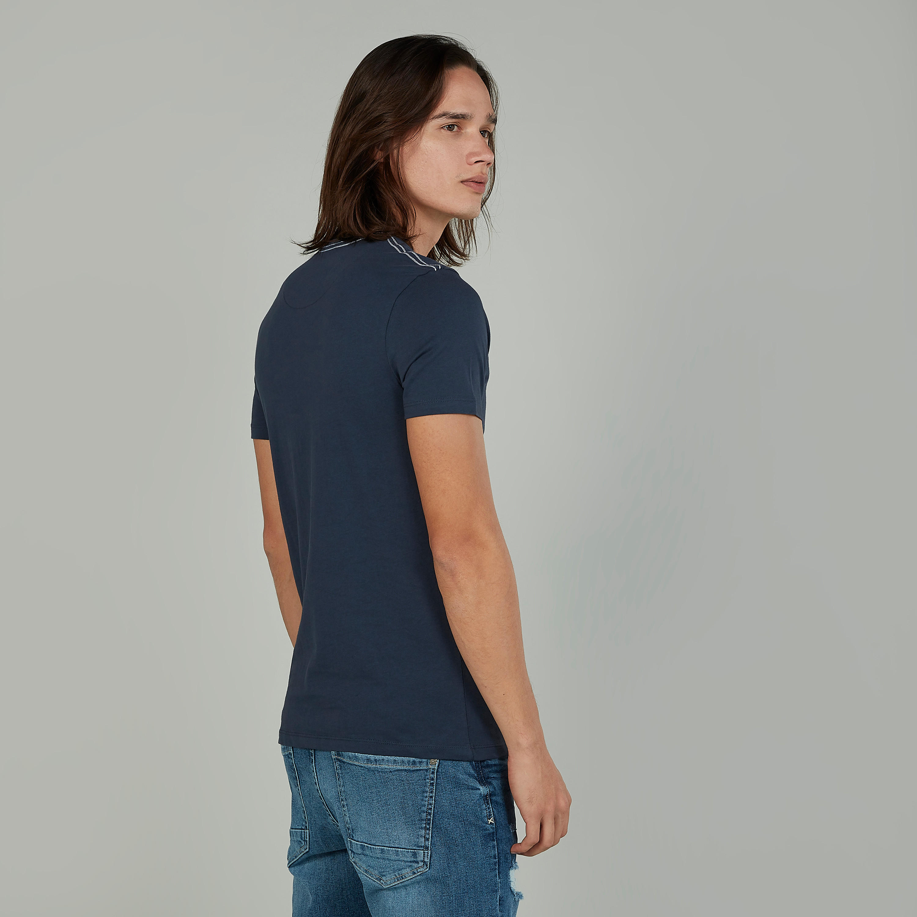 تيشيرت بياقة مستديرة وأكمام قصيرة وطبعات بيينج هيومان-men-clothing-tshirtsandpolos-tshirts-image-4