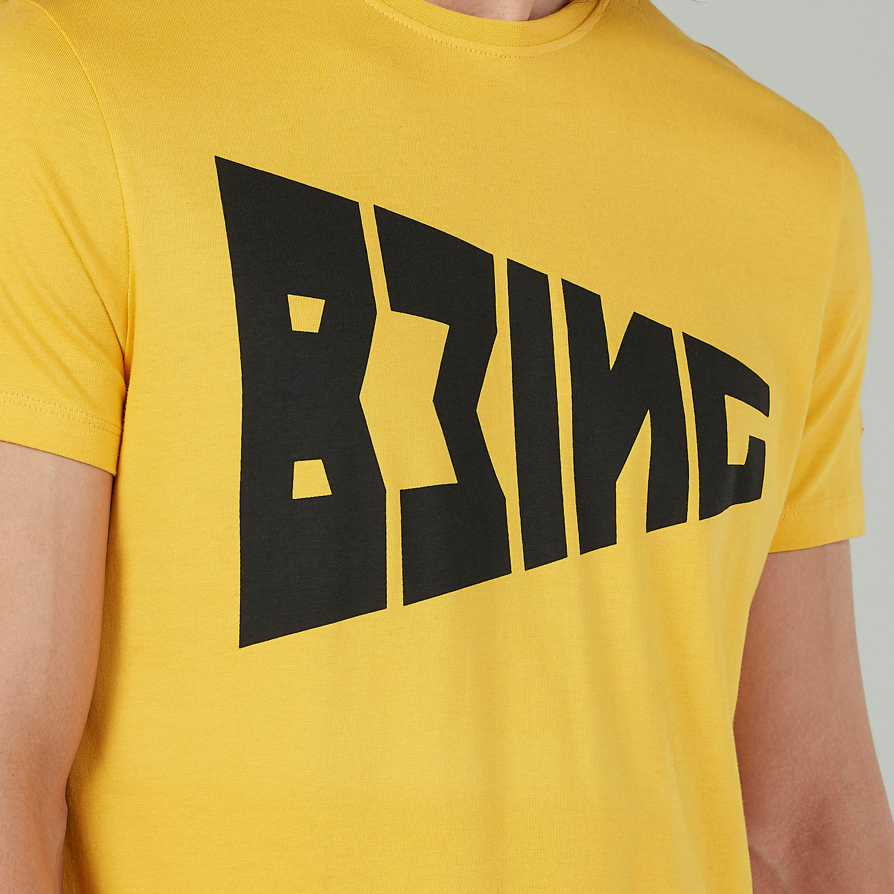 تيشيرت بياقة مستديرة وأكمام قصيرة وطبعات بيينج هيومان-men-clothing-tshirtsandpolos-tshirts-image-3