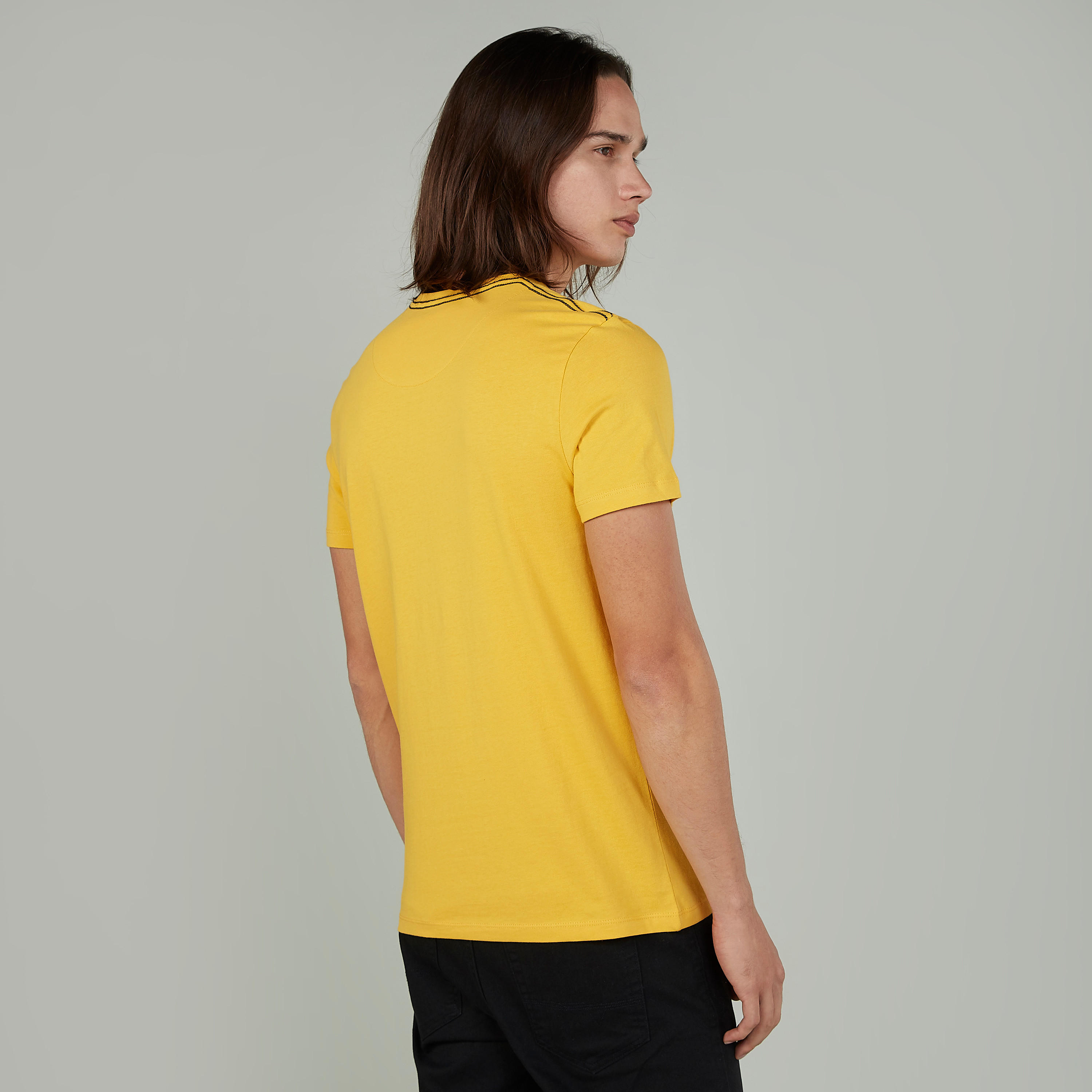 تيشيرت بياقة مستديرة وأكمام قصيرة وطبعات بيينج هيومان-men-clothing-tshirtsandpolos-tshirts-image-4